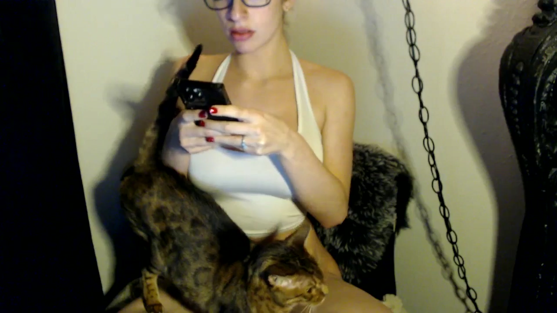 Gallery image thumbnail from xRosePetalsx's myfreecams stream on, 12/31/2023, 07:48 image 5 of 20