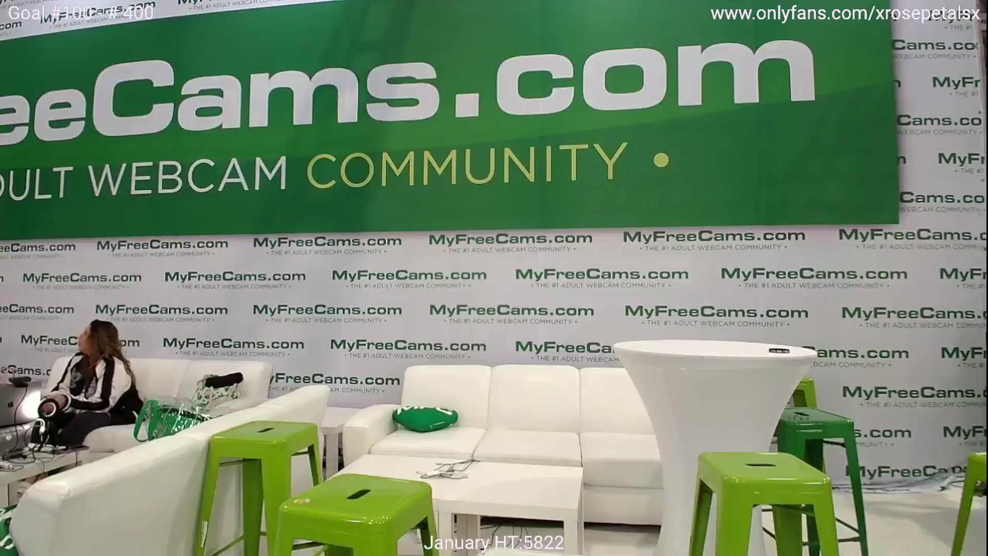 Gallery image thumbnail from xRosePetalsx's myfreecams stream on, 01/26/2024, 03:40 image 10 of 20
