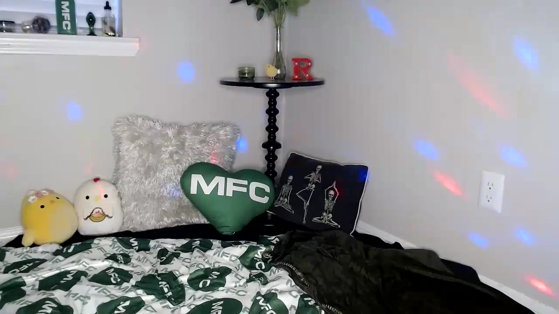 Gallery image thumbnail from xRosePetalsx's myfreecams stream on, 04/20/2024, 21:57 image 6 of 20