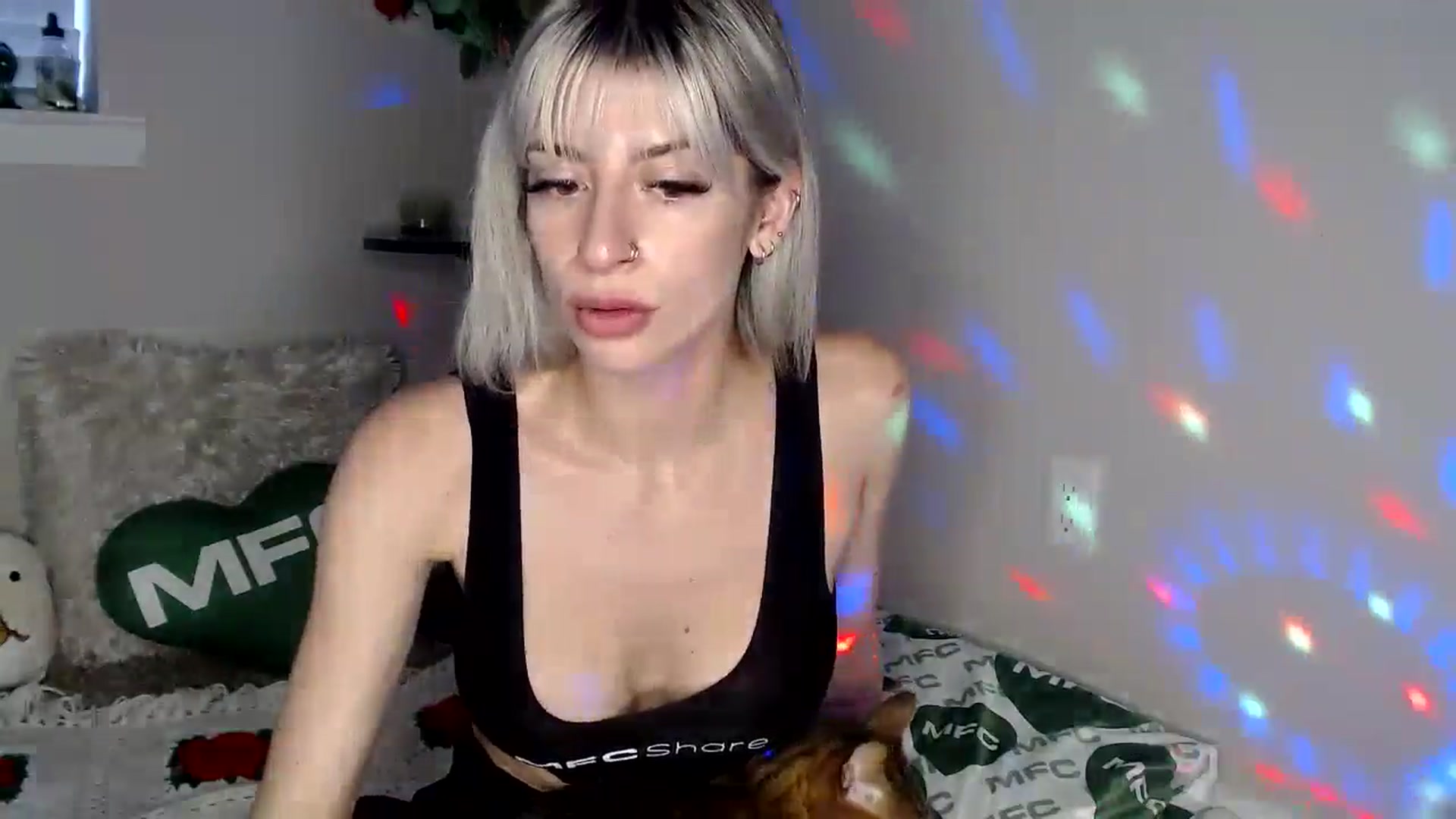 Gallery image thumbnail from xRosePetalsx's myfreecams stream on, 04/23/2024, 24:00 image 19 of 20