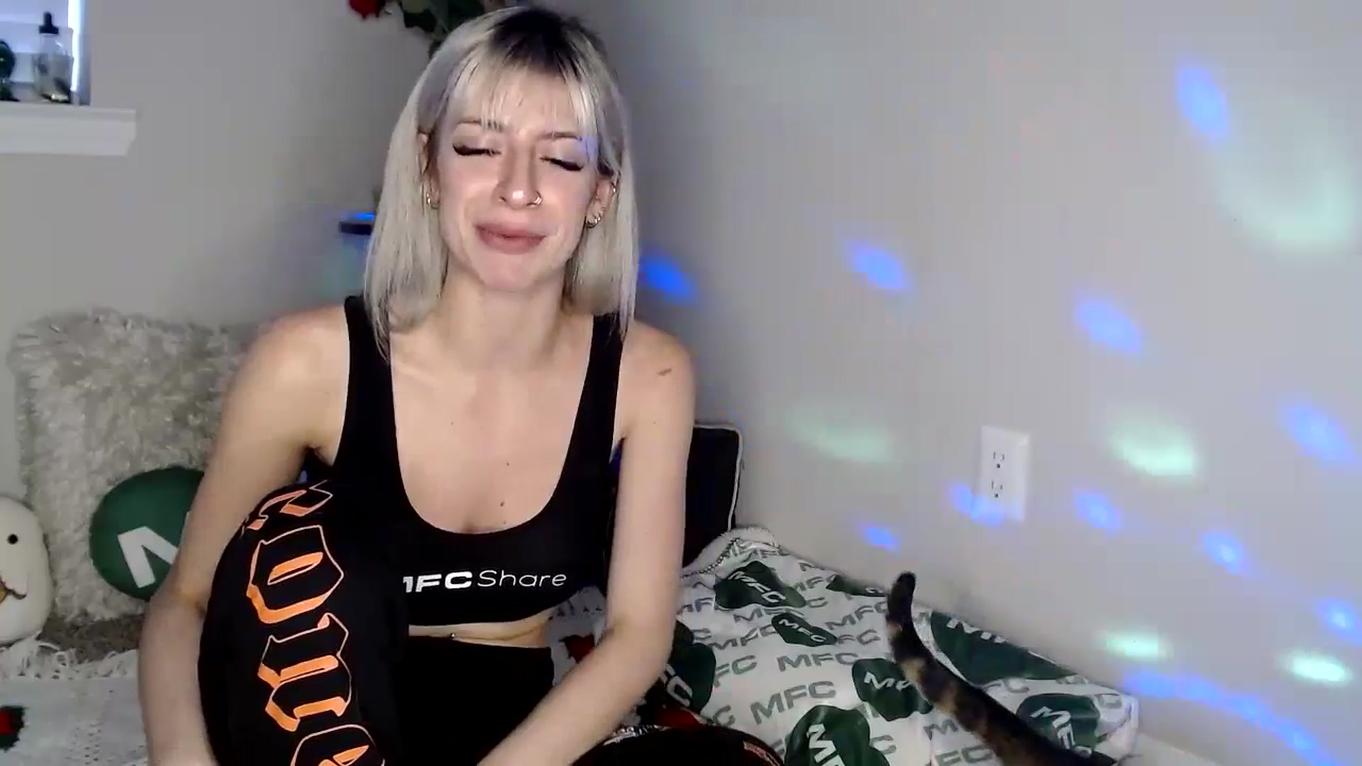 Gallery image thumbnail from xRosePetalsx's myfreecams stream on, 04/23/2024, 24:00 image 9 of 20