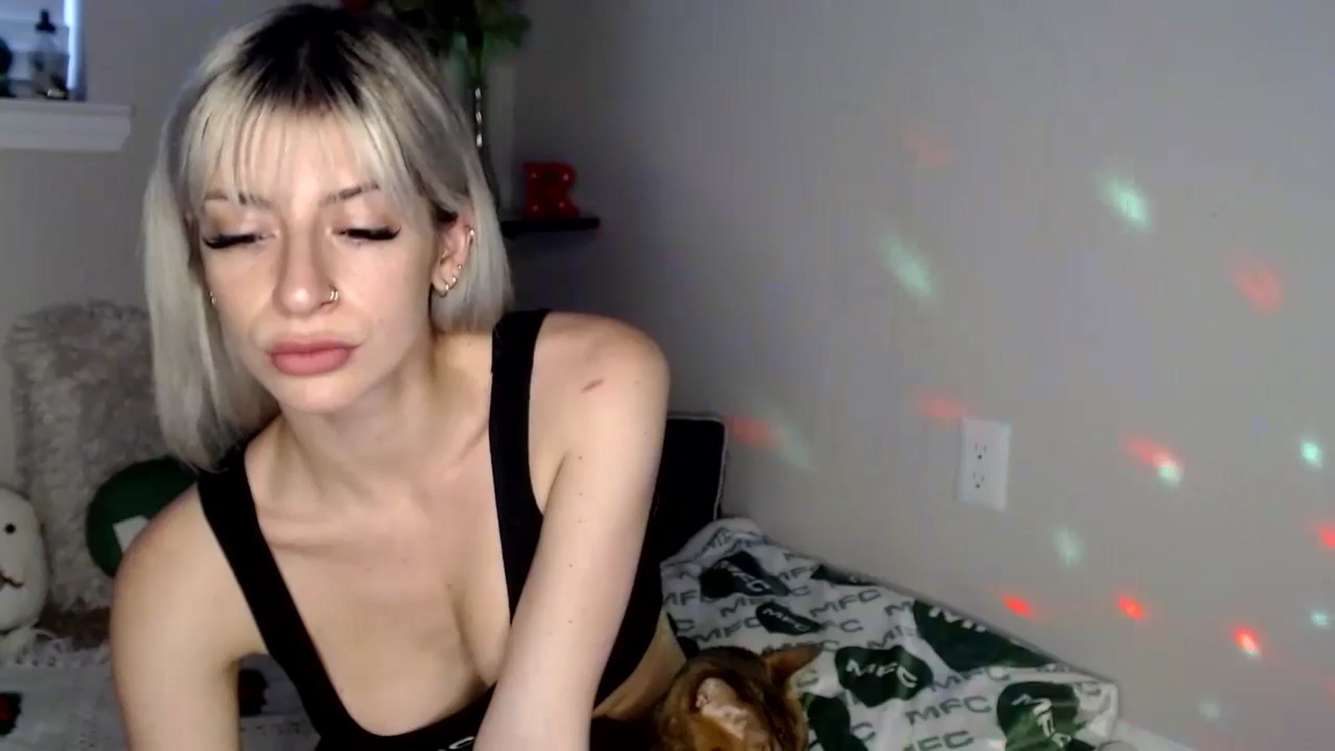 Gallery image thumbnail from xRosePetalsx's myfreecams stream on, 04/23/2024, 24:00 image 20 of 20