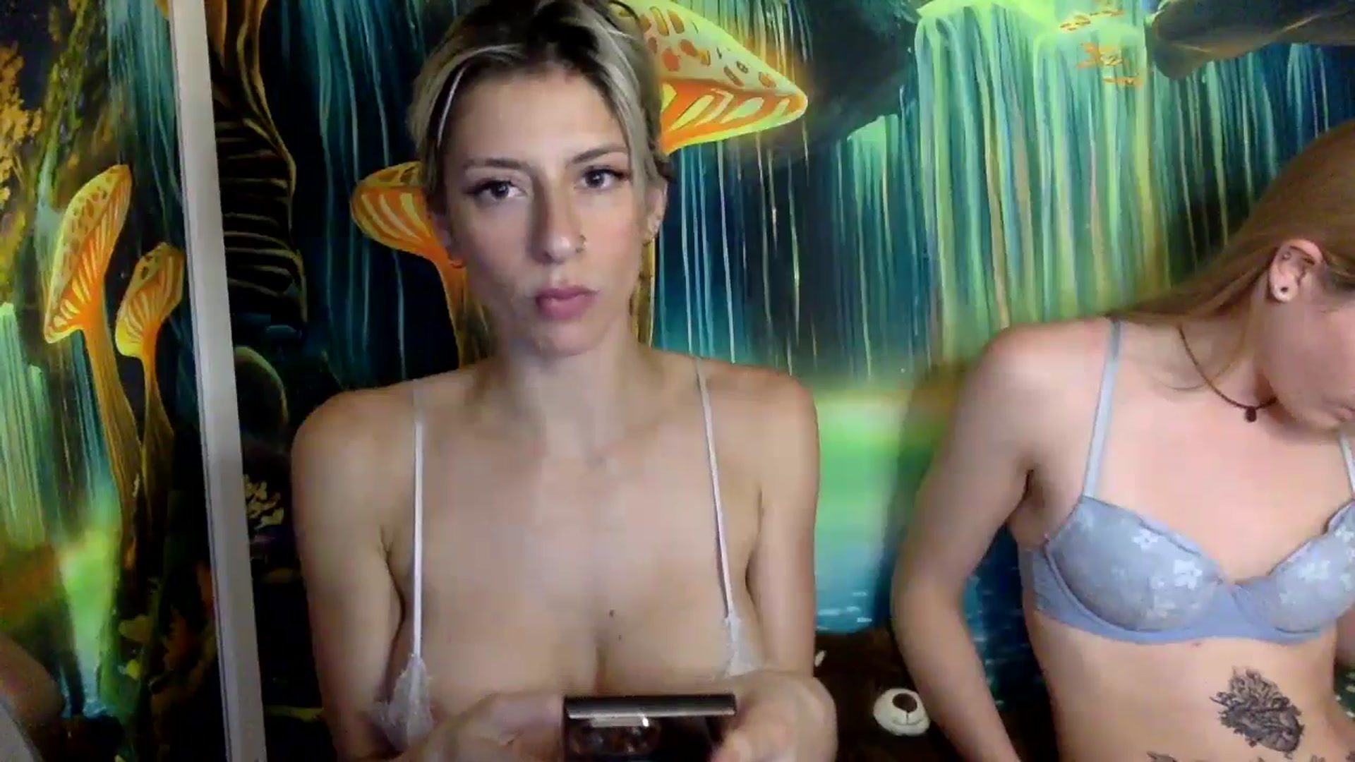 Gallery image thumbnail from xRosePetalsx's myfreecams stream on, 06/07/2024, 10:27 image 16 of 20