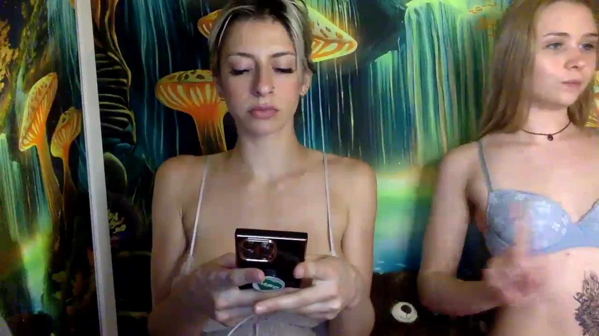 Gallery image thumbnail from xRosePetalsx's myfreecams stream on, 06/07/2024, 10:27 image 15 of 20