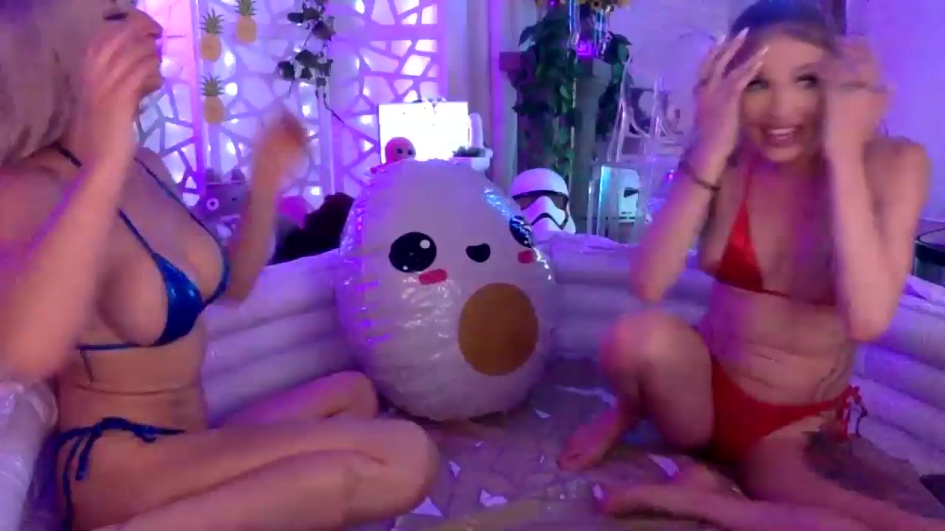 Gallery image thumbnail from xRosePetalsx's myfreecams stream on, 06/16/2024, 04:41 image 10 of 20