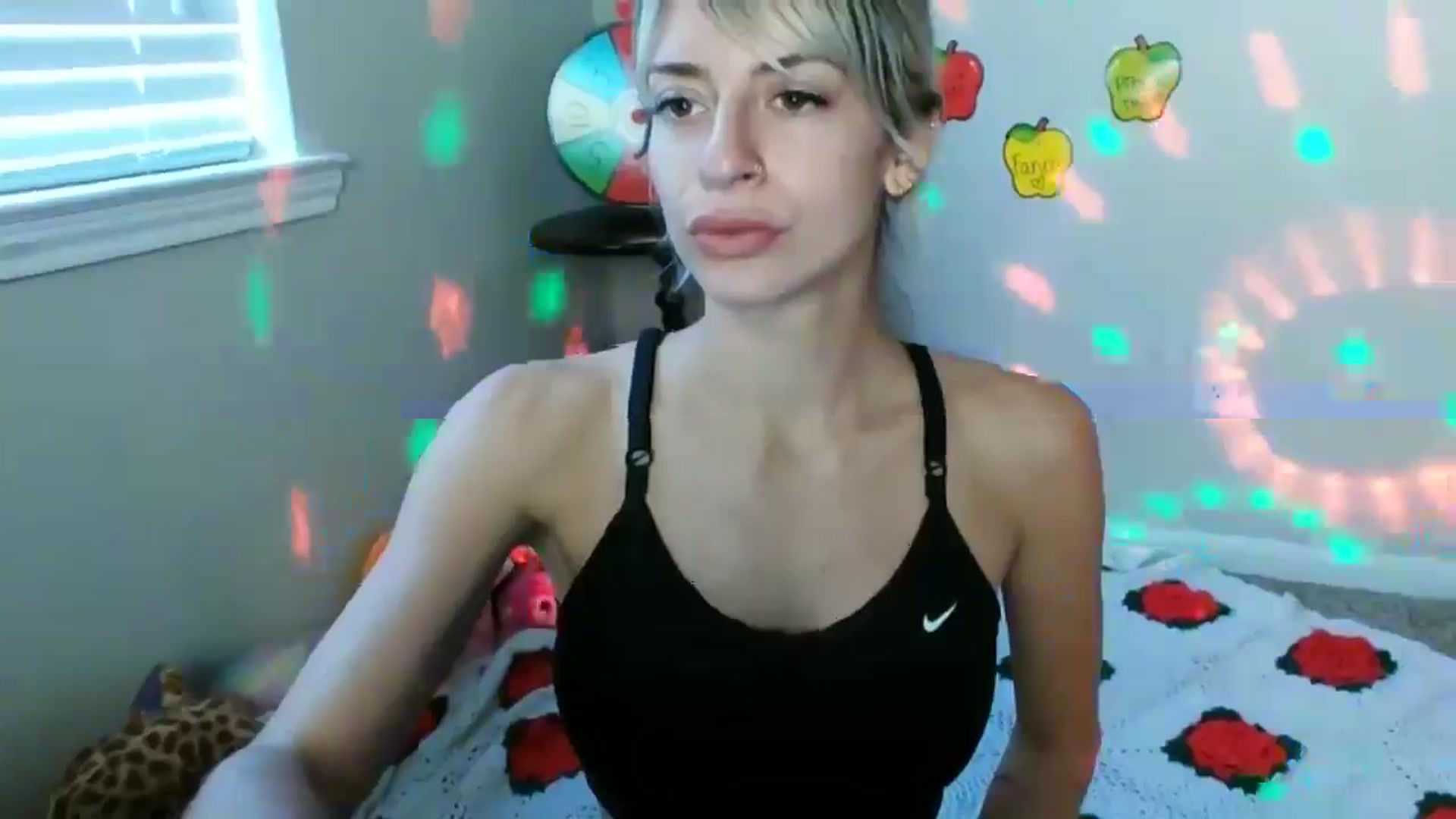 Gallery image thumbnail from xRosePetalsx's myfreecams stream on, 07/06/2024, 16:42 image 13 of 20