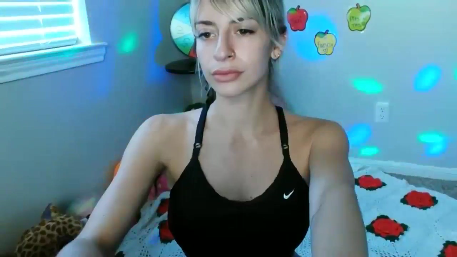 Gallery image thumbnail from xRosePetalsx's myfreecams stream on, 07/06/2024, 16:42 image 9 of 20