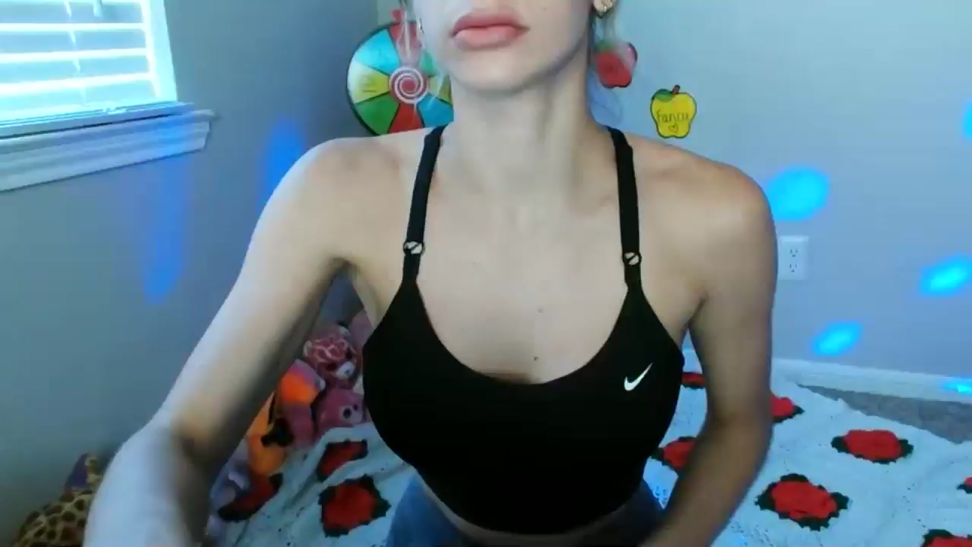 Gallery image thumbnail from xRosePetalsx's myfreecams stream on, 07/06/2024, 16:42 image 1 of 20