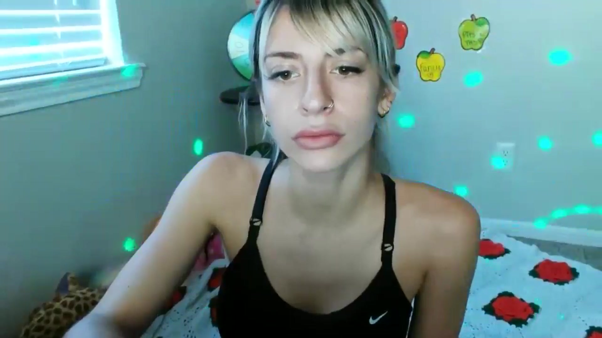 Gallery image thumbnail from xRosePetalsx's myfreecams stream on, 07/06/2024, 16:42 image 12 of 20
