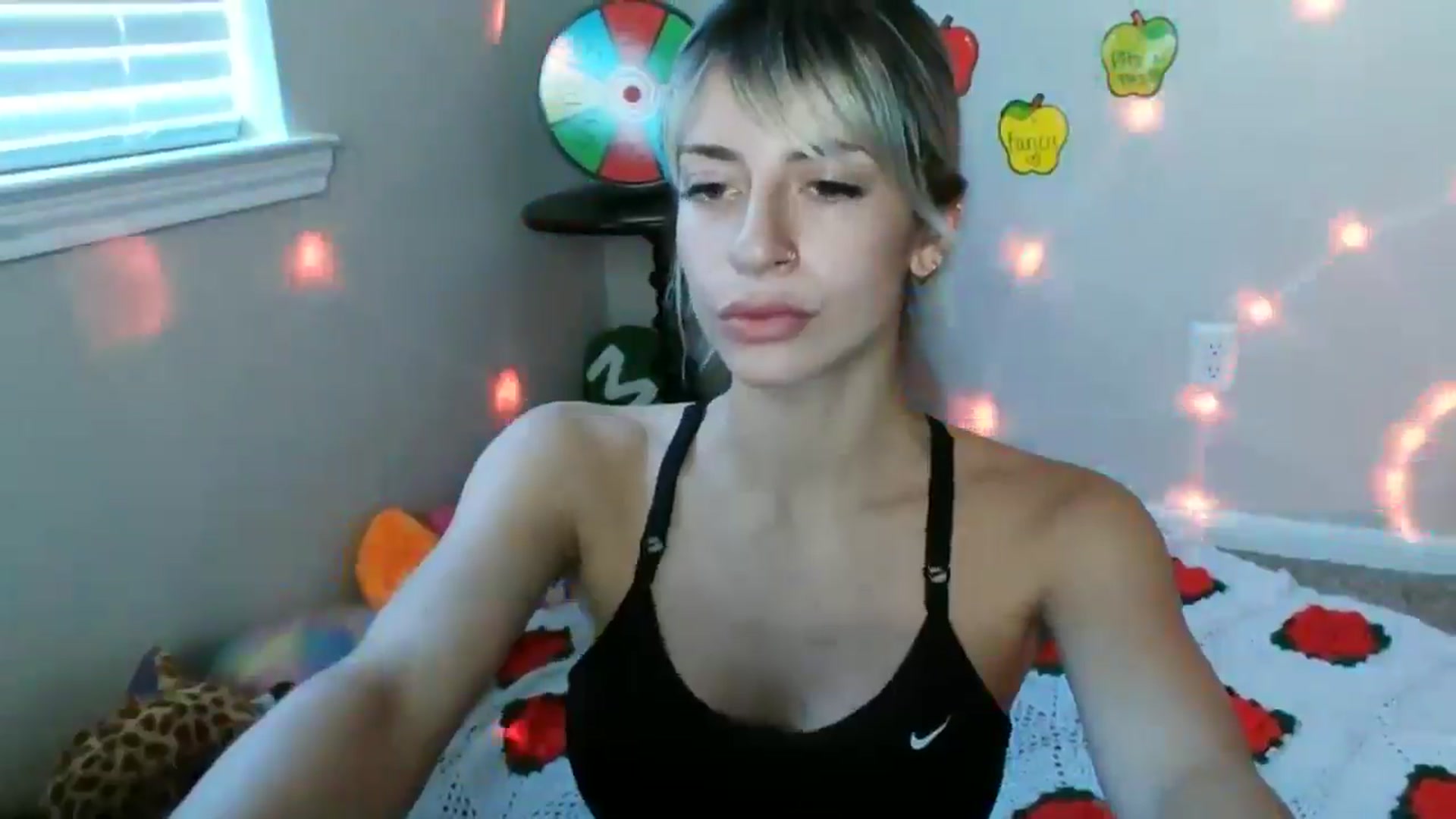 Gallery image thumbnail from xRosePetalsx's myfreecams stream on, 07/06/2024, 16:42 image 7 of 20