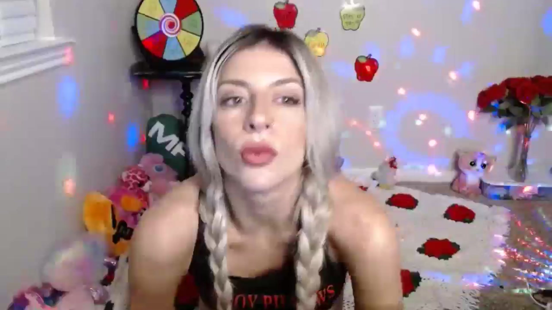 Gallery image thumbnail from xRosePetalsx's myfreecams stream on, 07/14/2024, 08:05 image 9 of 20