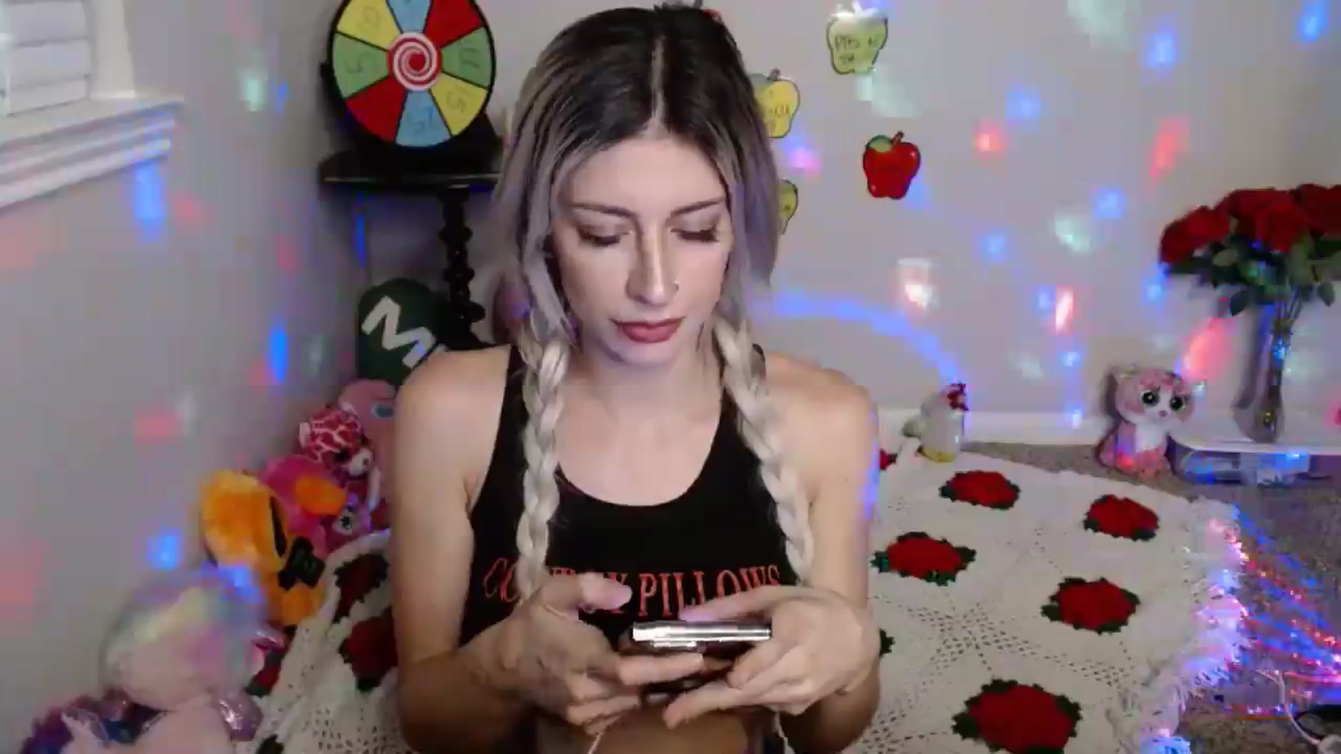 Gallery image thumbnail from xRosePetalsx's myfreecams stream on, 07/14/2024, 08:05 image 2 of 20