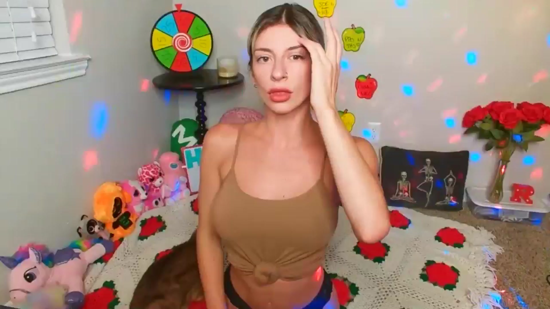 Gallery image thumbnail from xRosePetalsx's myfreecams stream on, 07/23/2024, 08:29 image 1 of 20