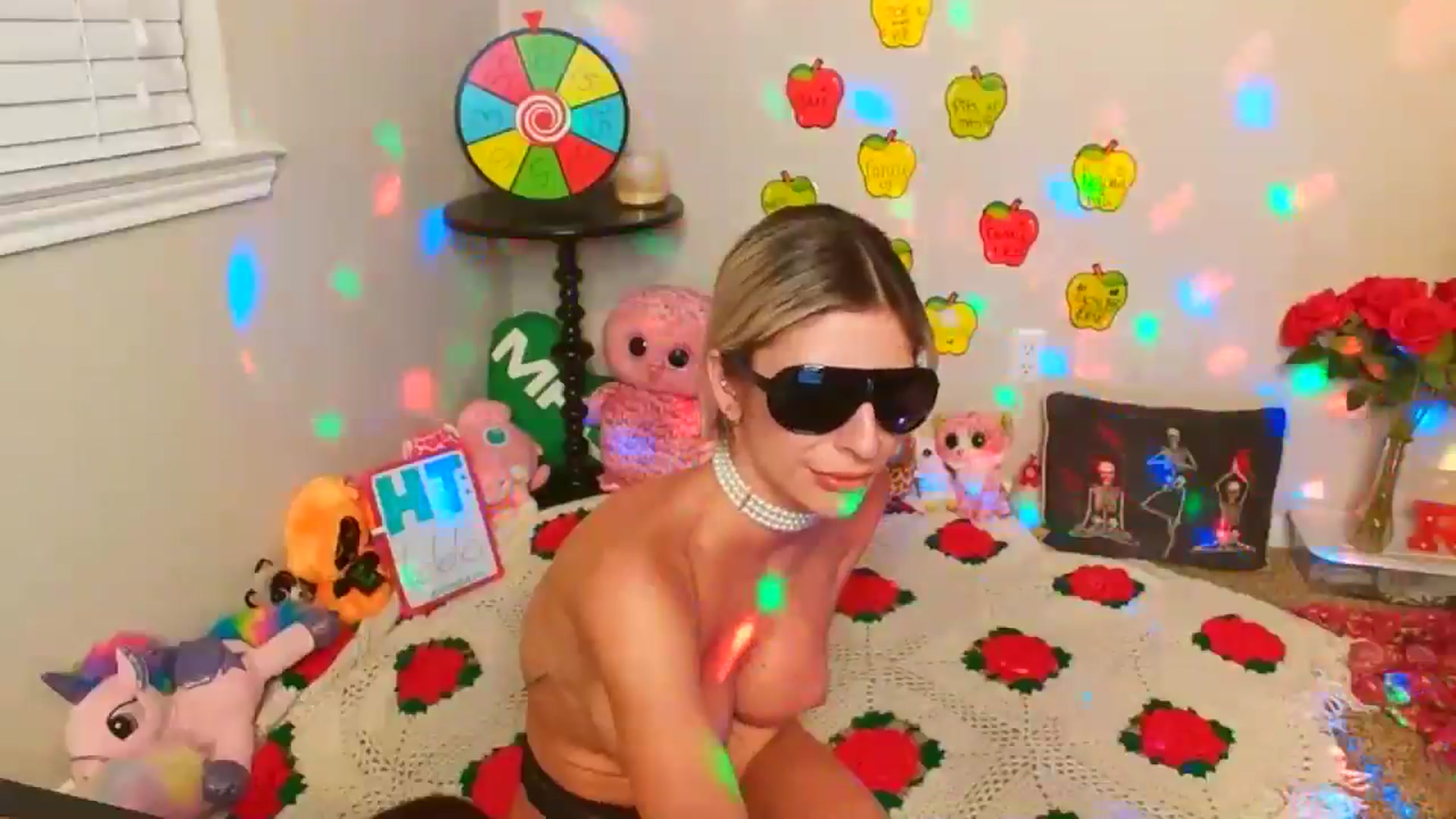 Gallery image thumbnail from xRosePetalsx's myfreecams stream on, 07/23/2024, 08:29 image 18 of 20