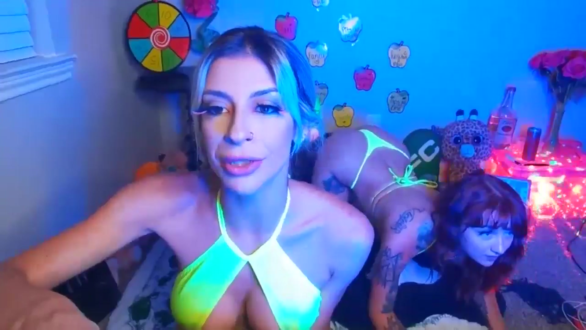 Gallery image thumbnail from xRosePetalsx's myfreecams stream on, 08/02/2024, 06:41 image 14 of 20