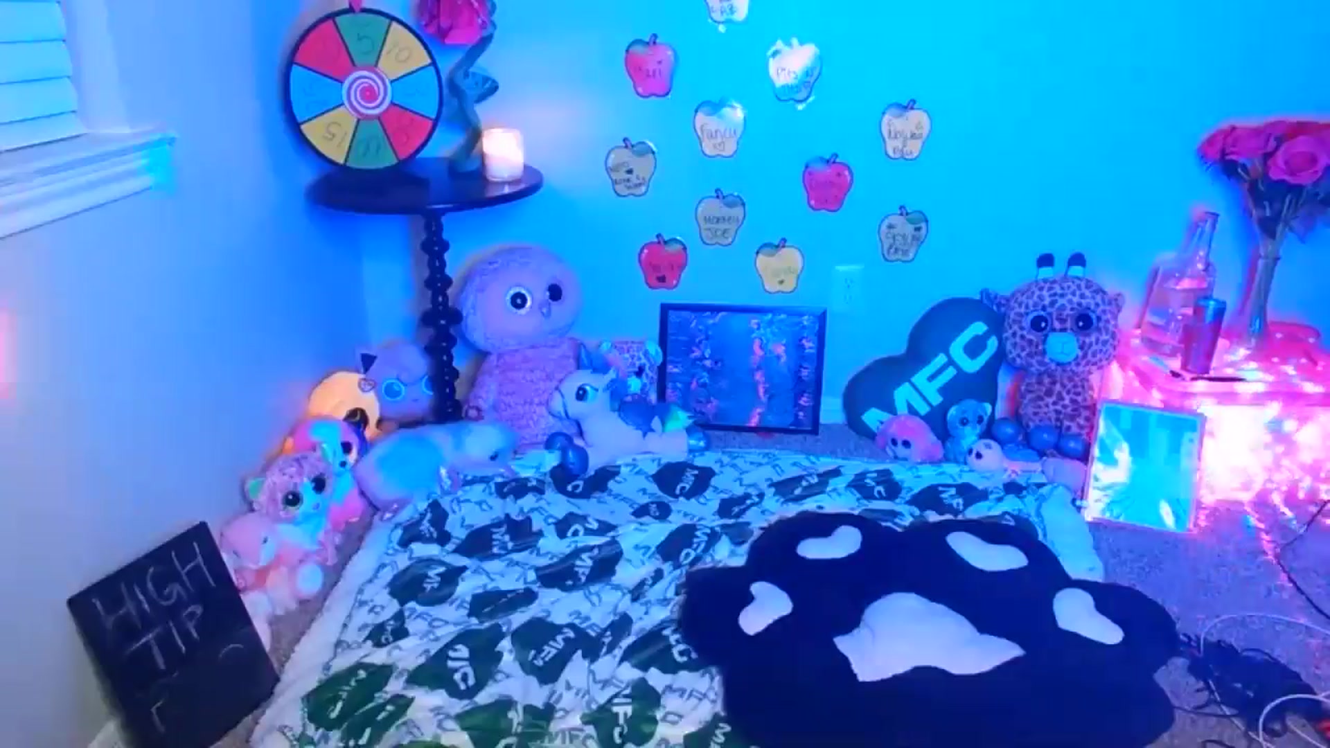 Gallery image thumbnail from xRosePetalsx's myfreecams stream on, 08/02/2024, 06:41 image 16 of 20