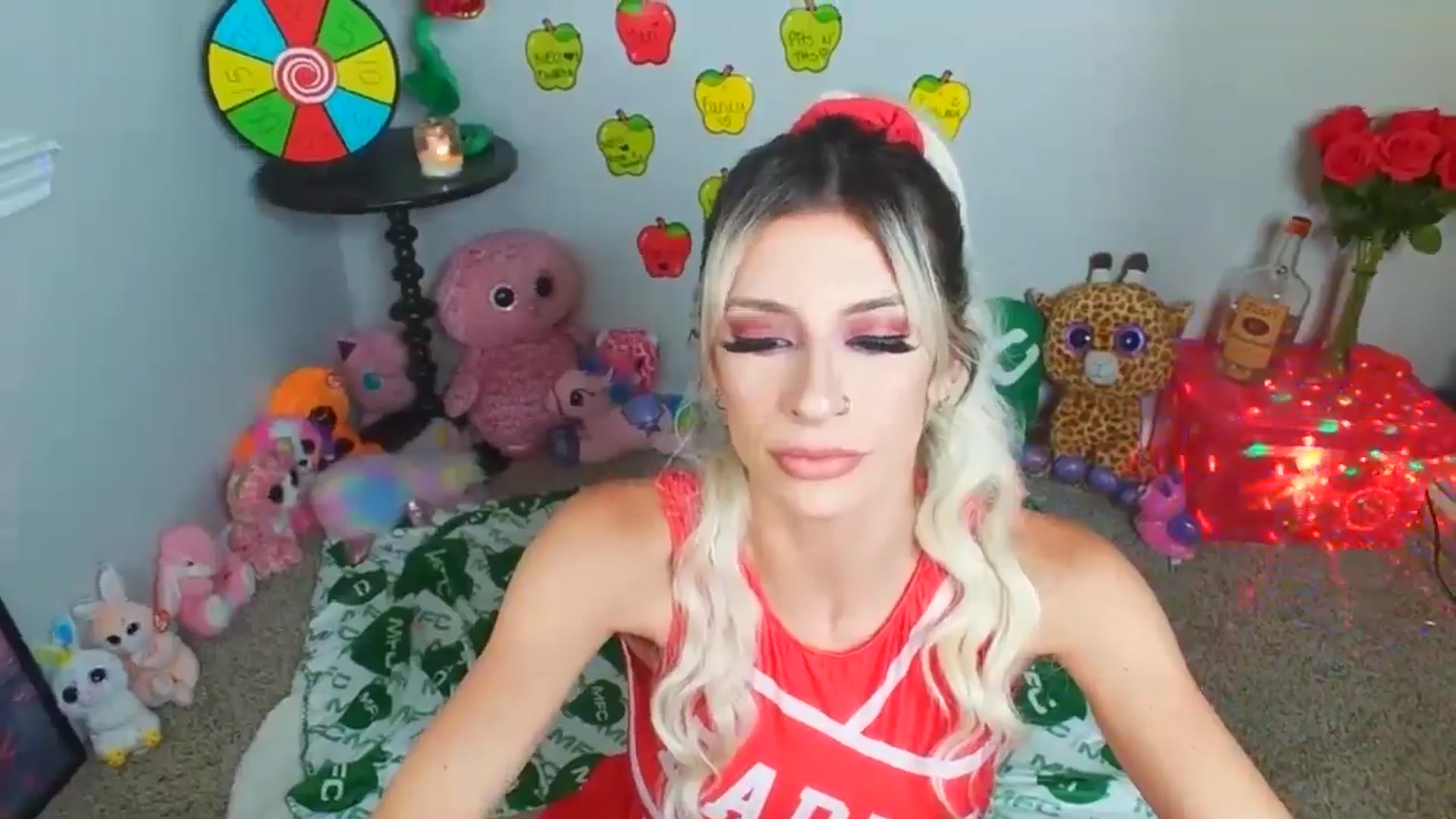 Gallery image thumbnail from xRosePetalsx's myfreecams stream on, 08/11/2024, 07:54 image 12 of 20