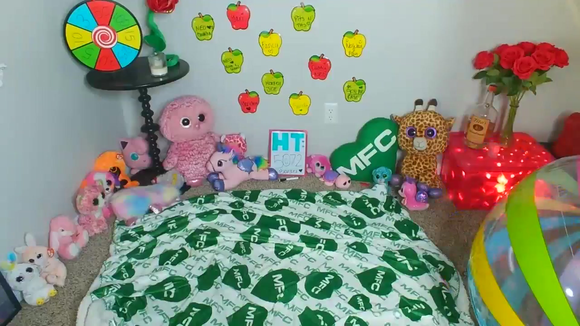 Gallery image thumbnail from xRosePetalsx's myfreecams stream on, 08/13/2024, 04:57 image 17 of 20