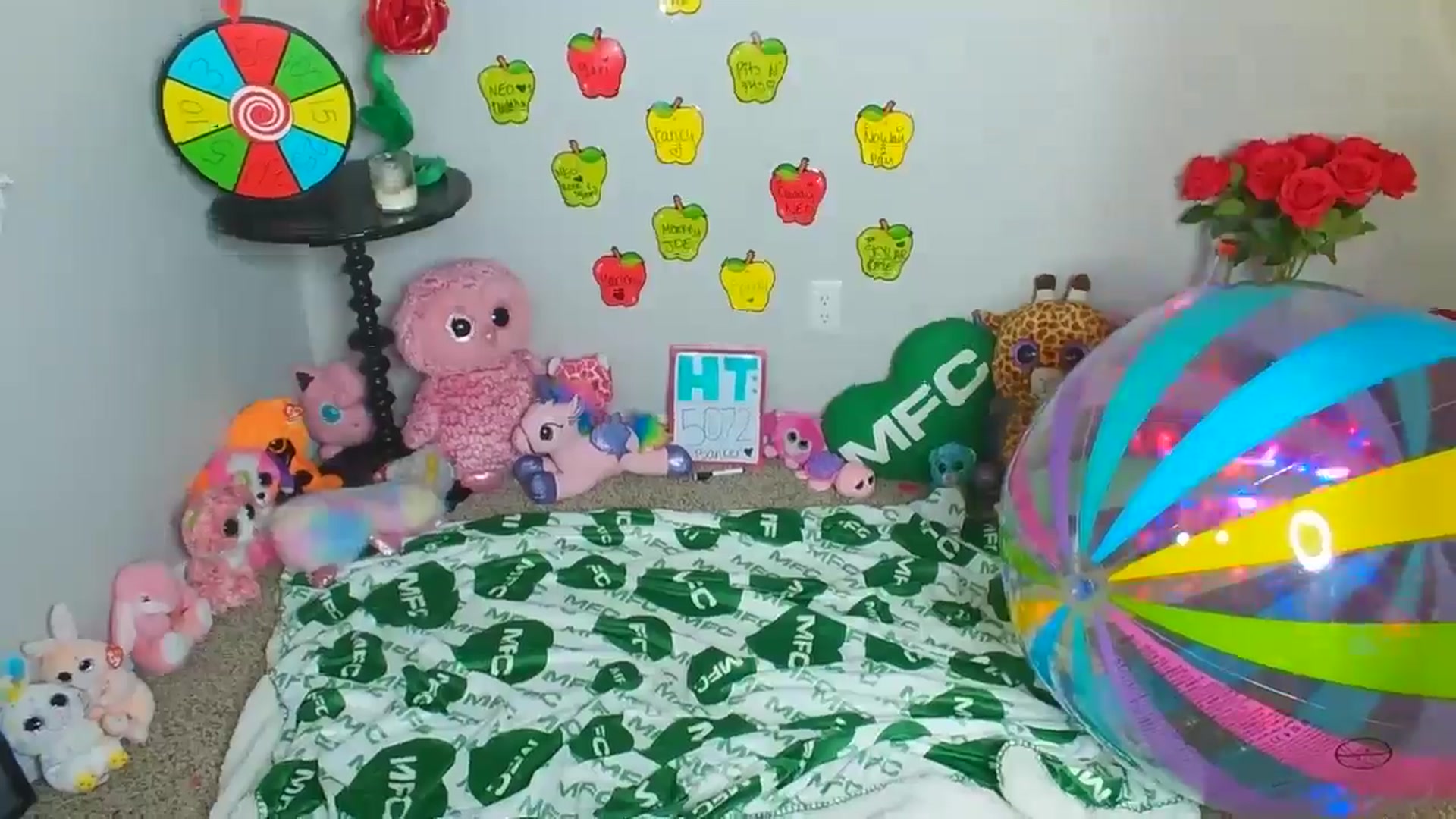 Gallery image thumbnail from xRosePetalsx's myfreecams stream on, 08/13/2024, 06:38 image 6 of 20
