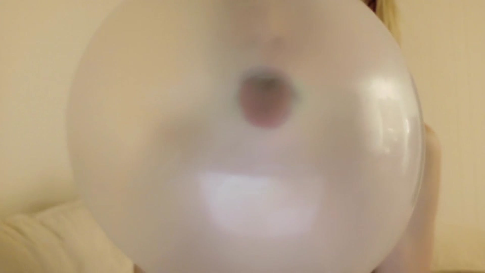 Gallery image thumbnail from xSadiexBlairx's myfreecams stream on, 07/23/2025, 04:45 image 19 of 20
