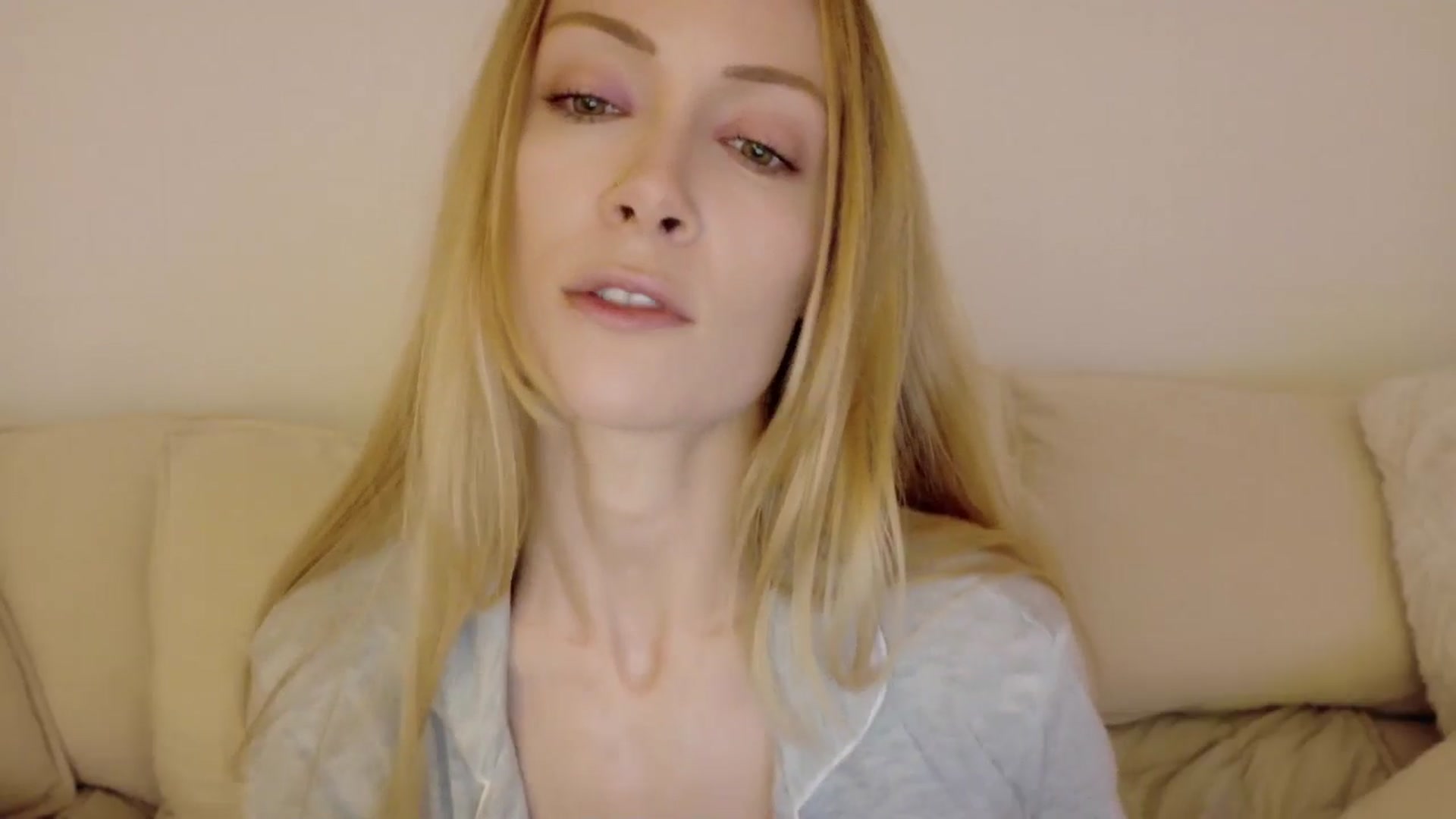 Gallery image thumbnail from xSadiexBlairx's myfreecams stream on, 08/03/2025, 03:38 image 6 of 20