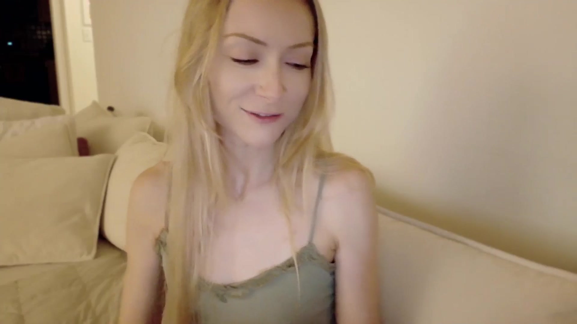 Gallery image thumbnail from xSadiexBlairx's myfreecams stream on, 08/06/2025, 03:10 image 6 of 20