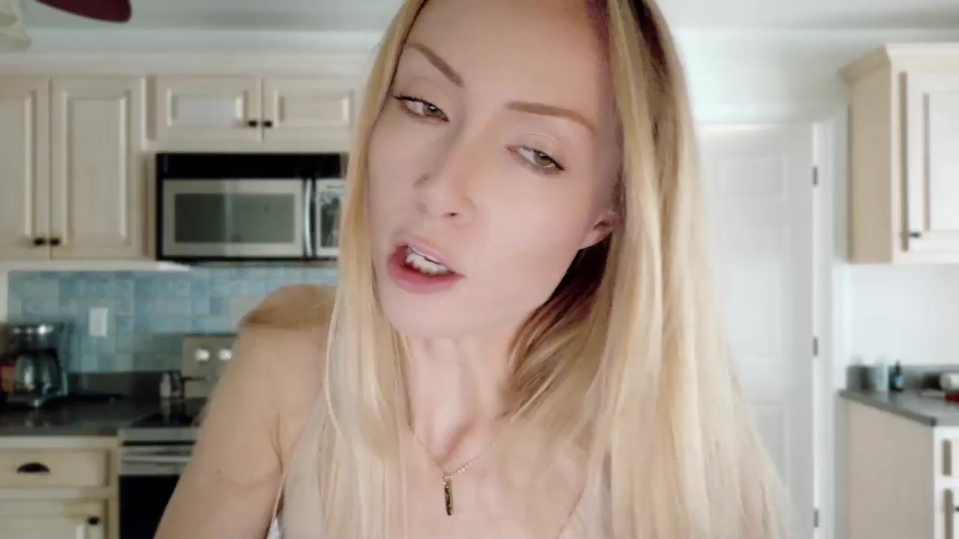 Gallery image thumbnail from xSadiexBlairx's myfreecams stream on, 08/14/2025, 19:02 image 16 of 20