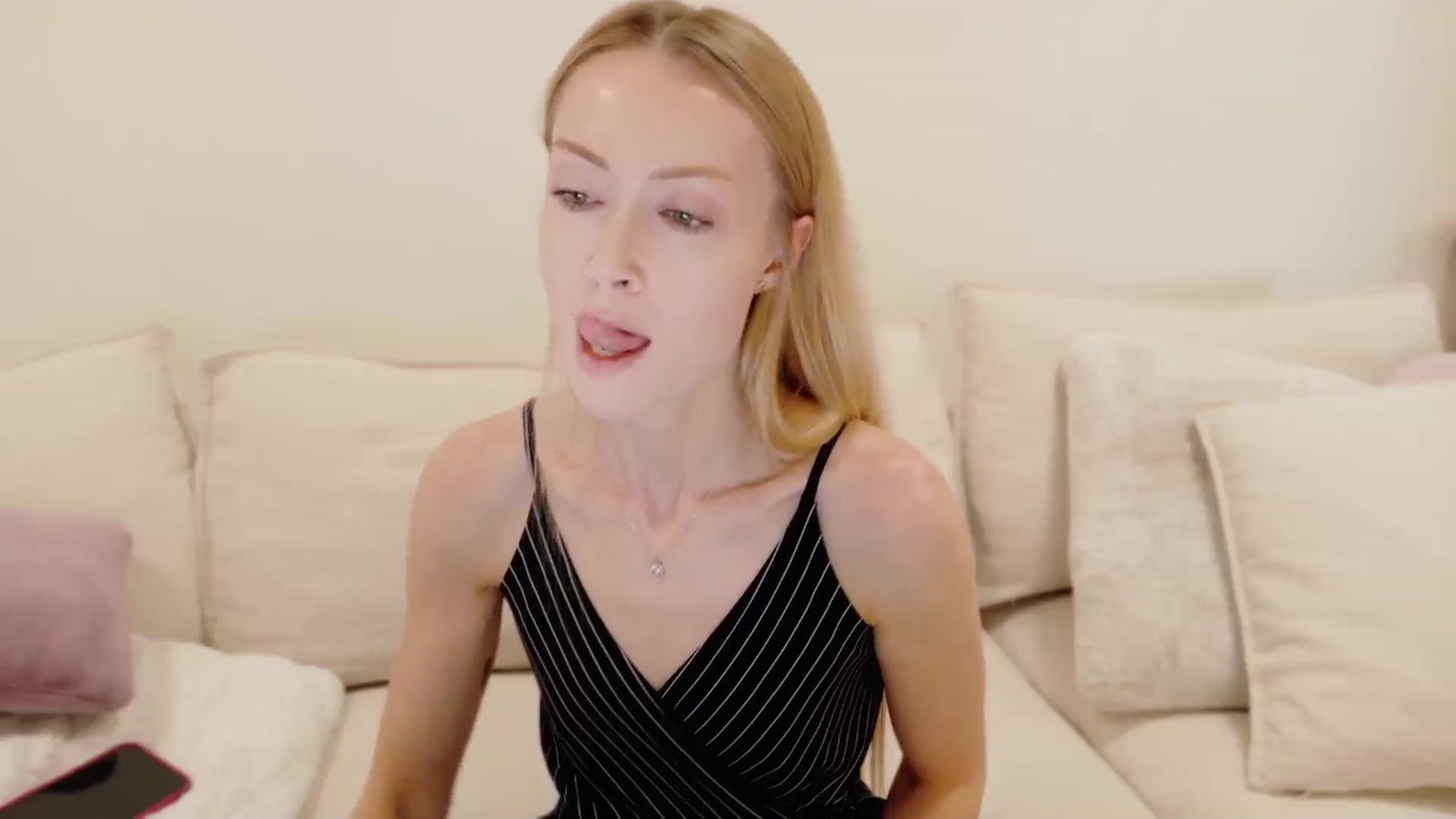 Gallery image thumbnail from xSadiexBlairx's myfreecams stream on, 08/18/2025, 17:27 image 6 of 20
