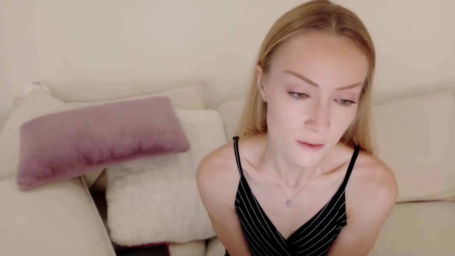 Gallery image thumbnail from xSadiexBlairx's myfreecams stream on, 08/18/2025, 18:26 image 12 of 20