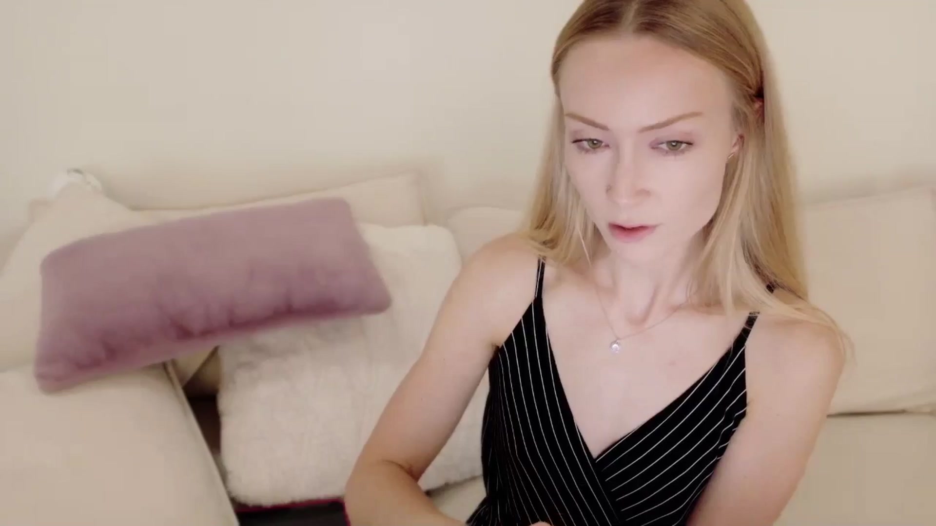 Gallery image thumbnail from xSadiexBlairx's myfreecams stream on, 08/18/2025, 18:26 image 15 of 20