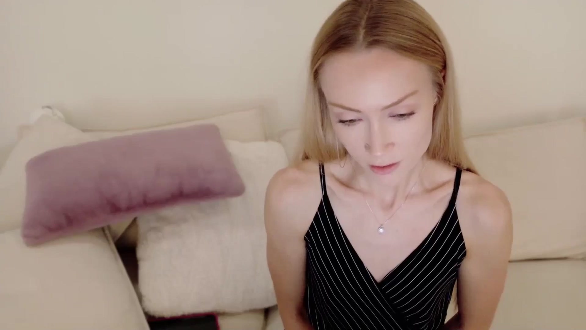 Gallery image thumbnail from xSadiexBlairx's myfreecams stream on, 08/18/2025, 18:26 image 14 of 20