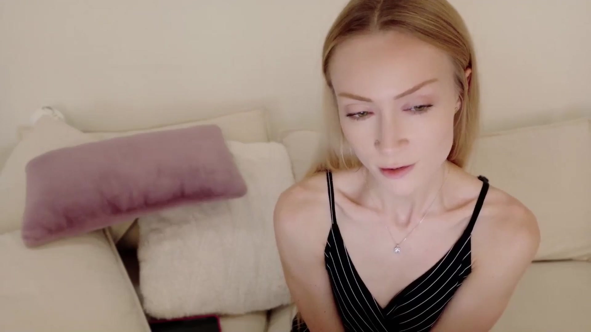 Gallery image thumbnail from xSadiexBlairx's myfreecams stream on, 08/18/2025, 18:26 image 13 of 20