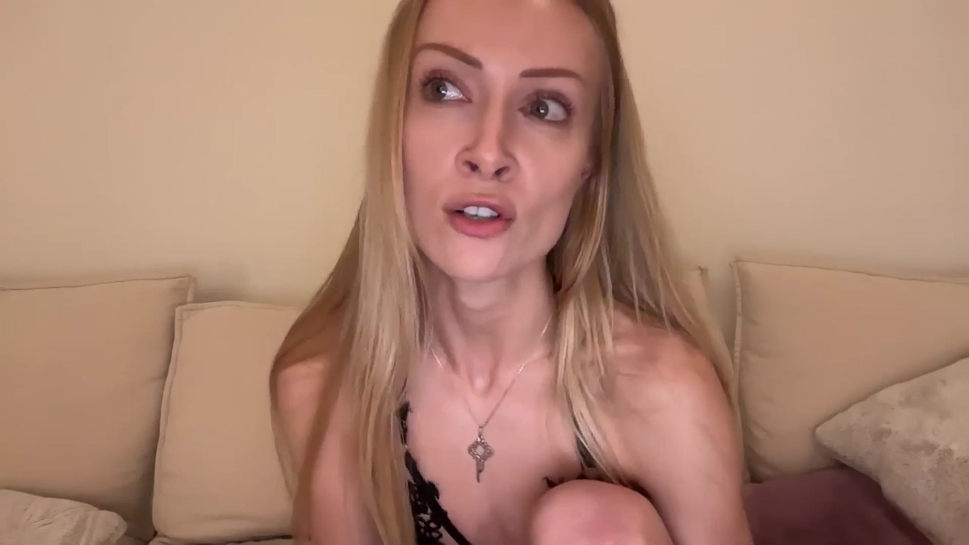 Gallery image thumbnail from xSadiexBlairx's myfreecams stream on, 08/21/2025, 21:18 image 14 of 20