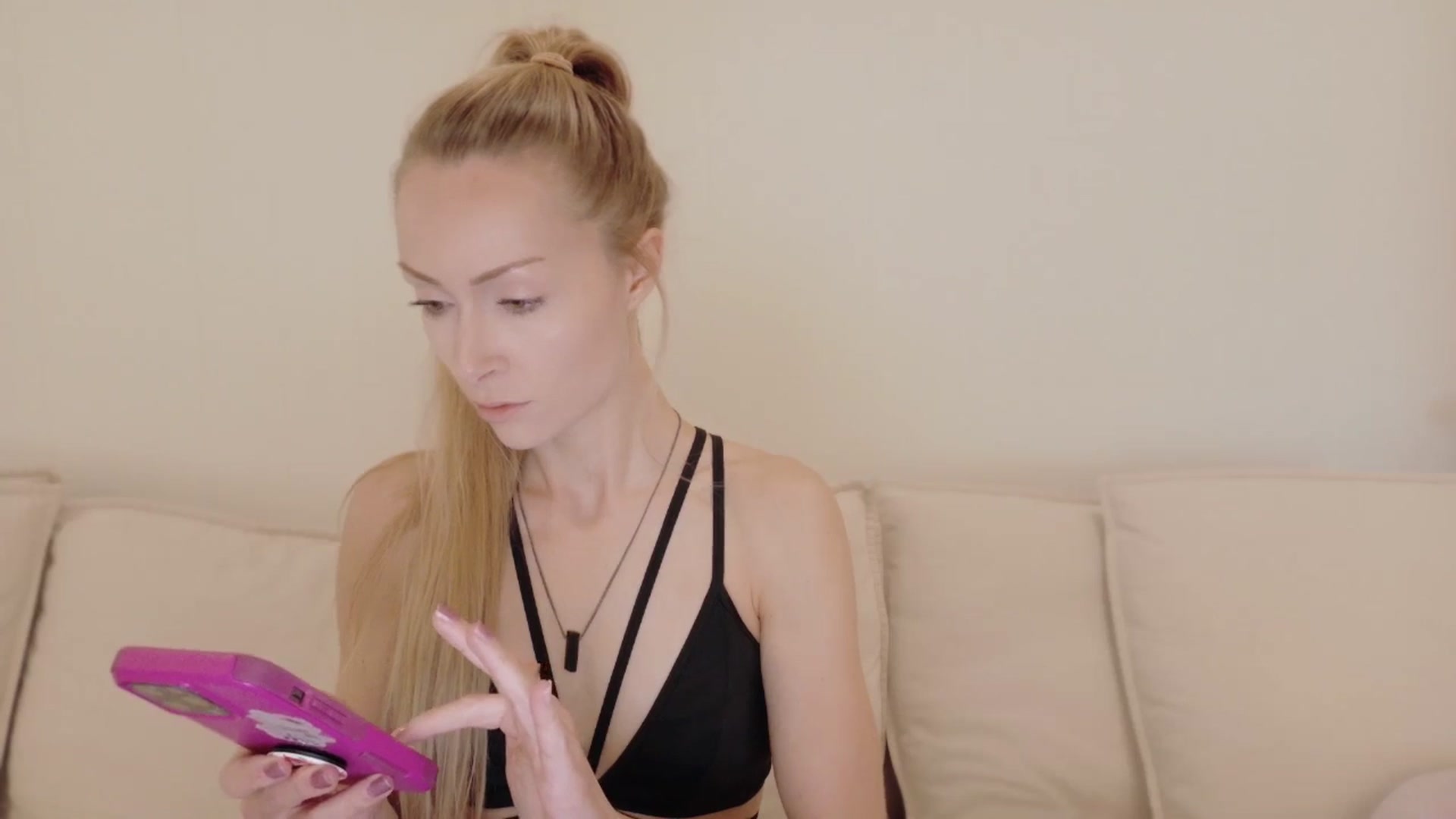 Gallery image thumbnail from xSadiexBlairx's myfreecams stream on, 09/03/2025, 19:30 image 2 of 20
