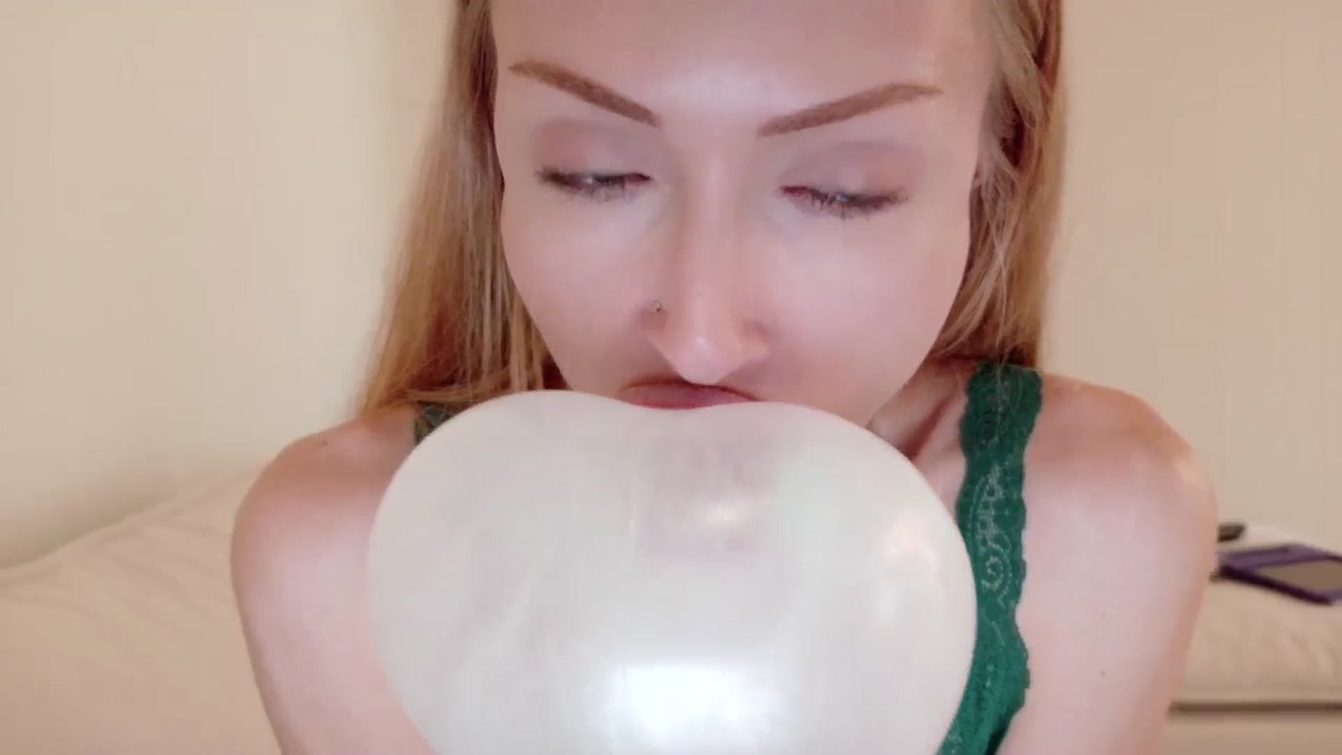 Gallery image thumbnail from xSadiexBlairx's myfreecams stream on, 09/08/2025, 21:12 image 18 of 20