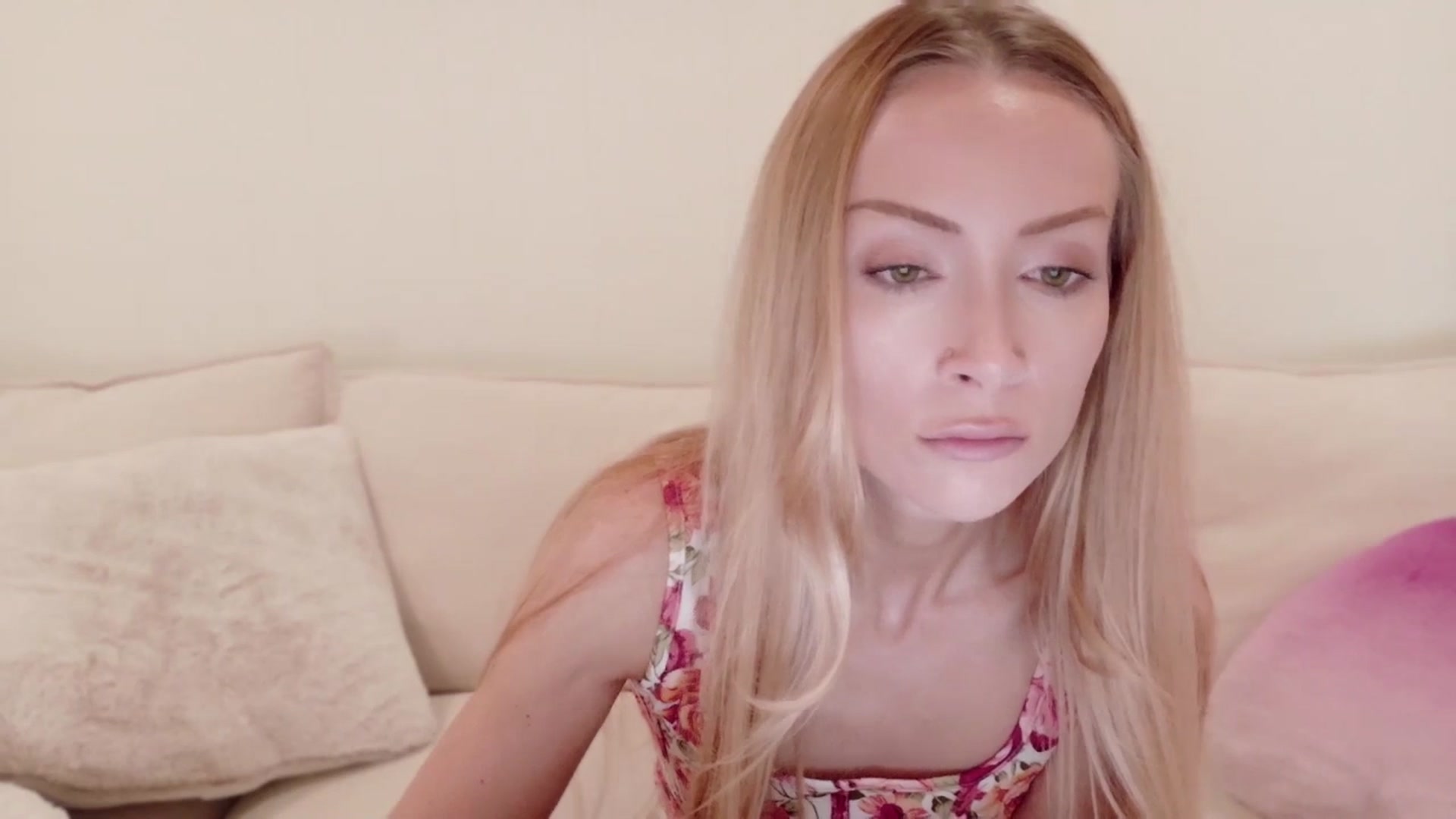 Gallery image thumbnail from xSadiexBlairx's myfreecams stream on, 09/09/2025, 18:33 image 3 of 20
