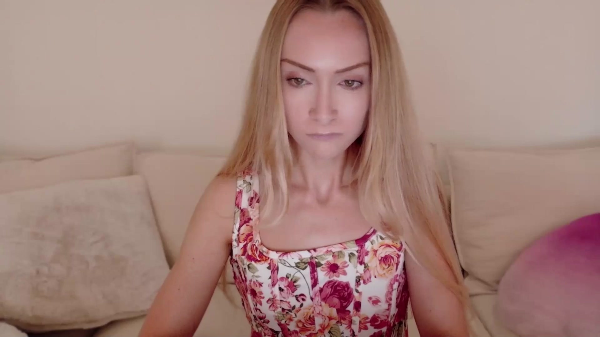 Gallery image thumbnail from xSadiexBlairx's myfreecams stream on, 09/09/2025, 18:33 image 10 of 20
