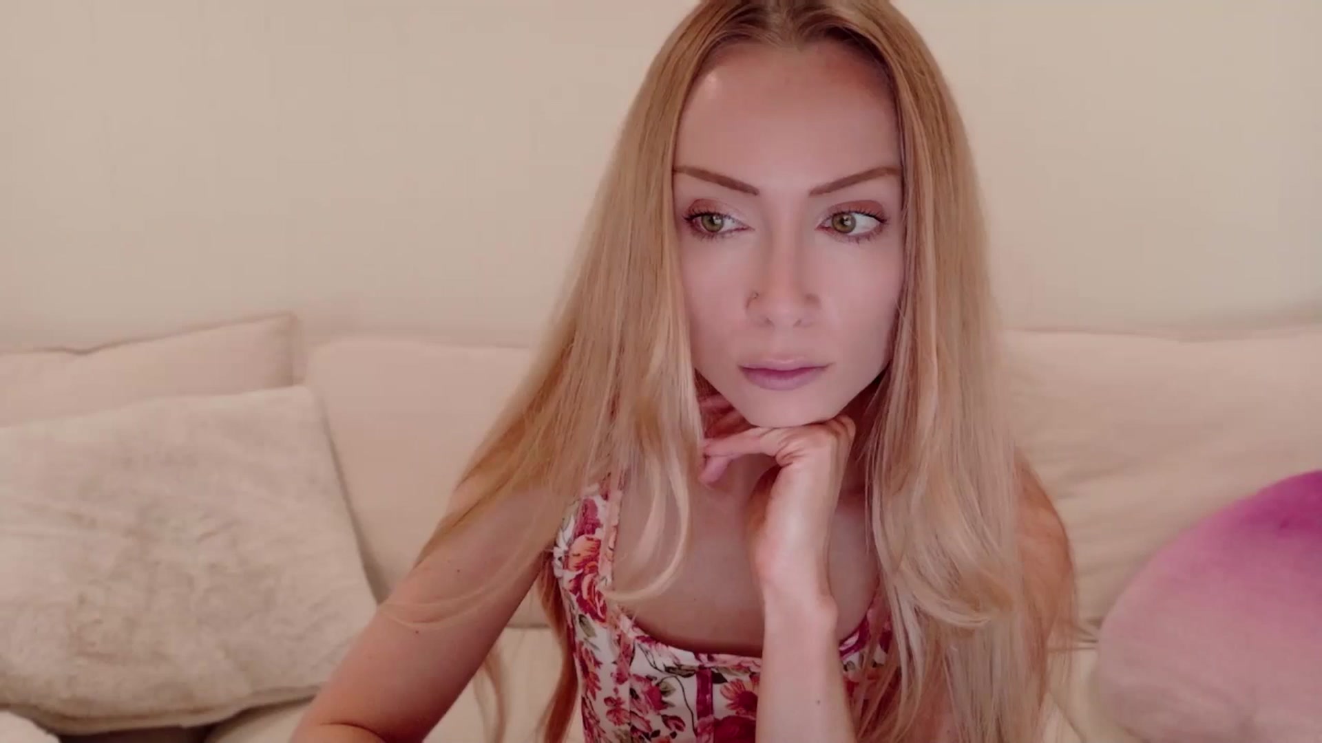 Gallery image thumbnail from xSadiexBlairx's myfreecams stream on, 09/09/2025, 18:33 image 11 of 20
