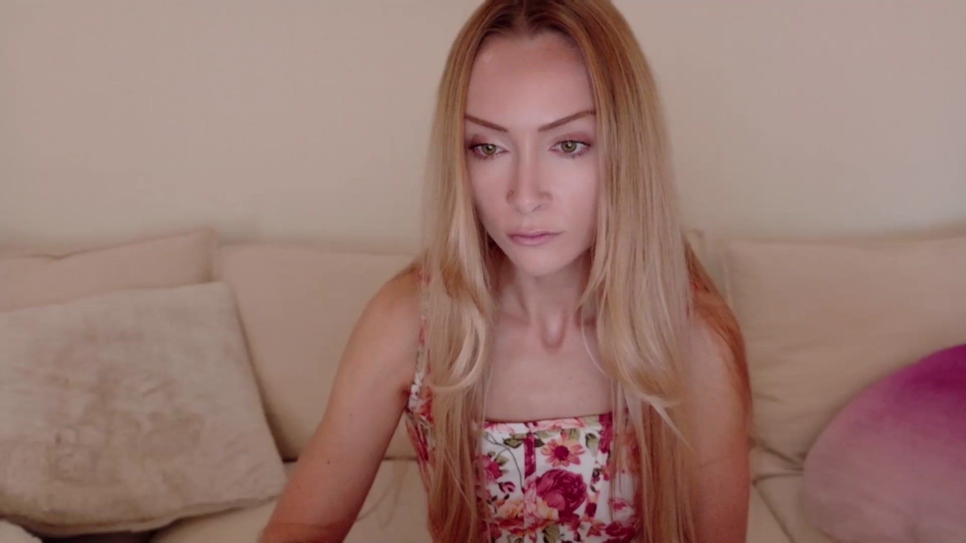 Gallery image thumbnail from xSadiexBlairx's myfreecams stream on, 09/09/2025, 18:33 image 9 of 20