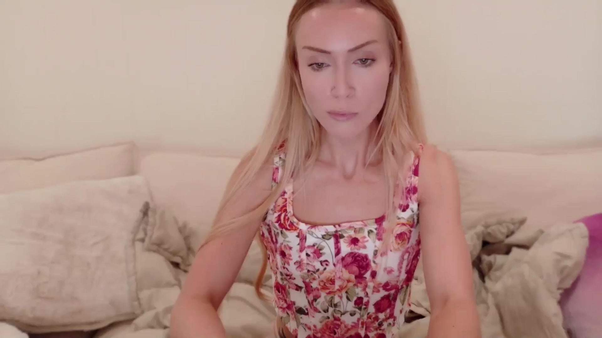 Gallery image thumbnail from xSadiexBlairx's myfreecams stream on, 09/09/2025, 18:33 image 20 of 20