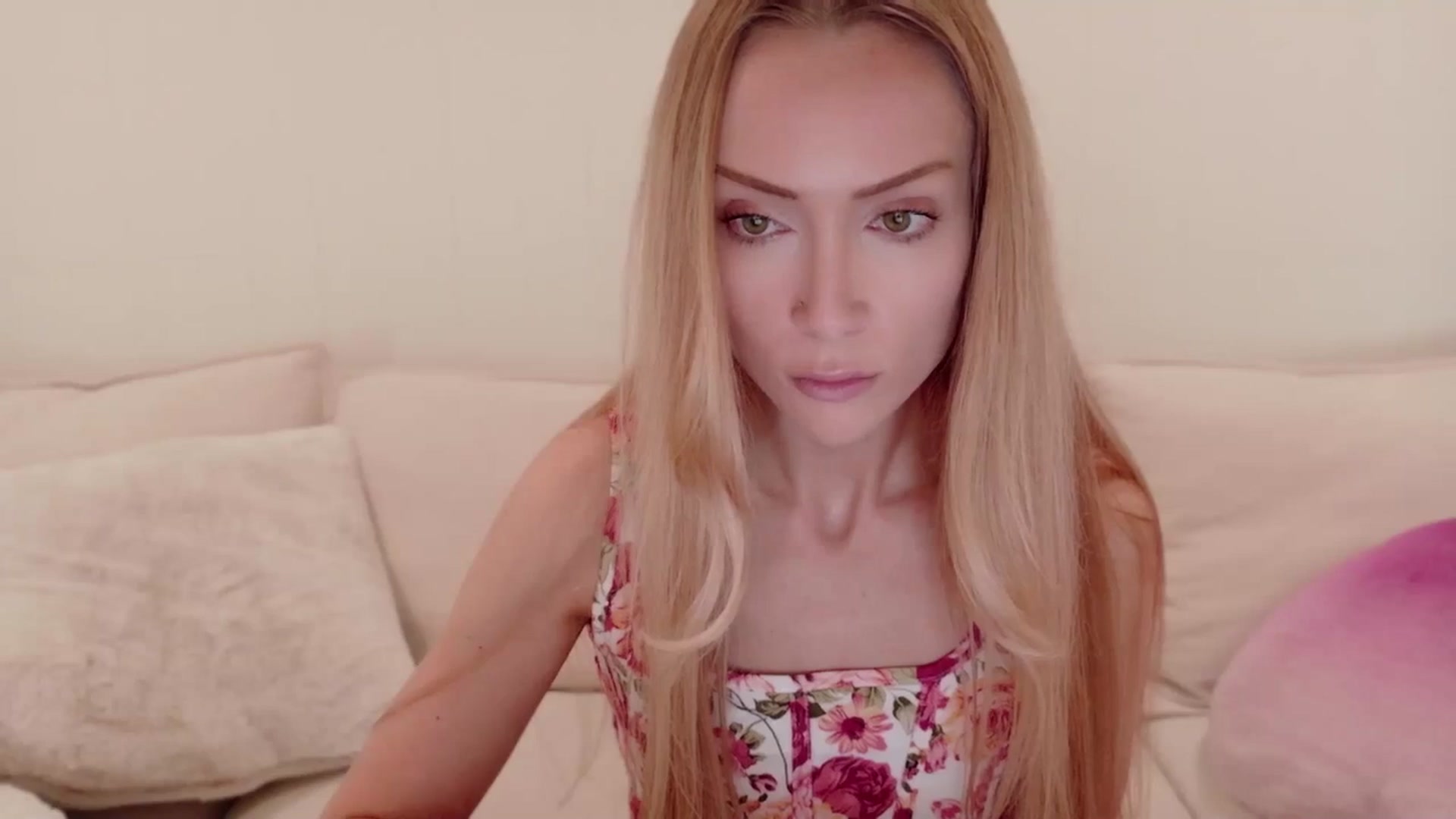 Gallery image thumbnail from xSadiexBlairx's myfreecams stream on, 09/09/2025, 18:33 image 7 of 20