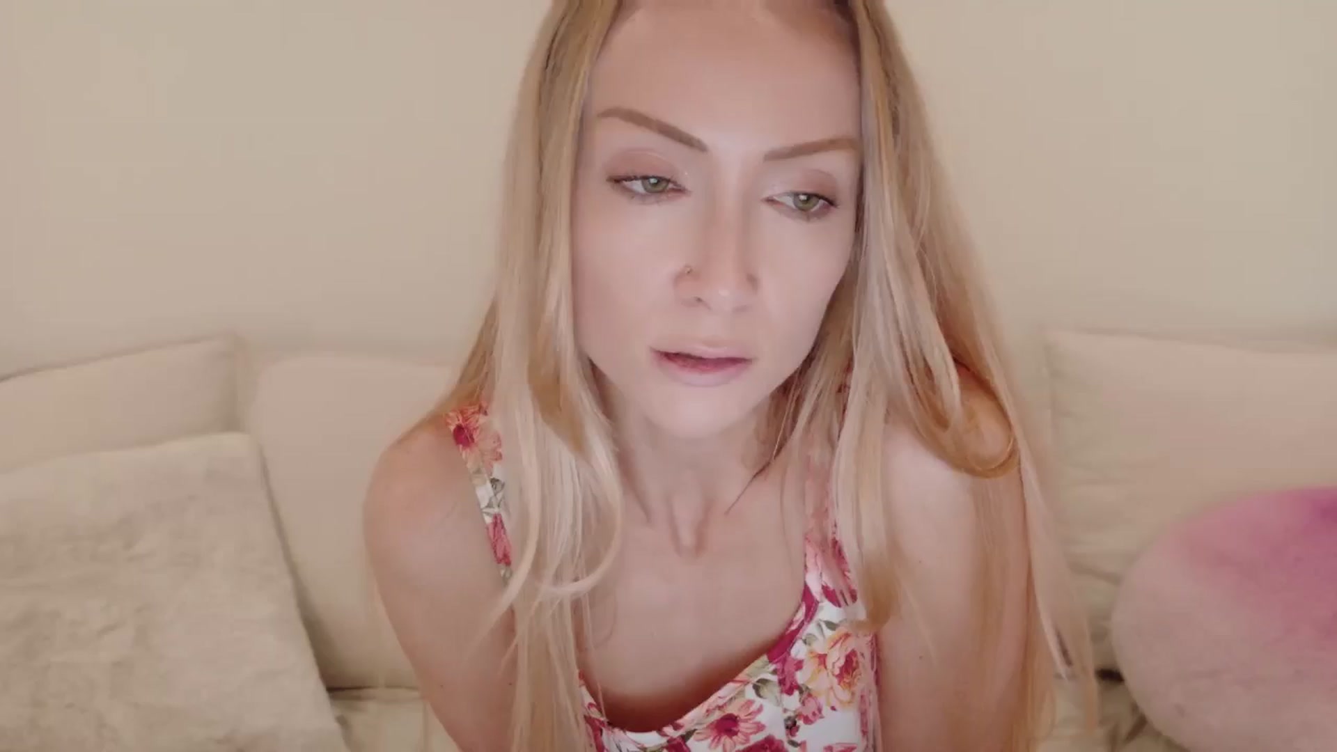 Gallery image thumbnail from xSadiexBlairx's myfreecams stream on, 09/09/2025, 19:15 image 9 of 20