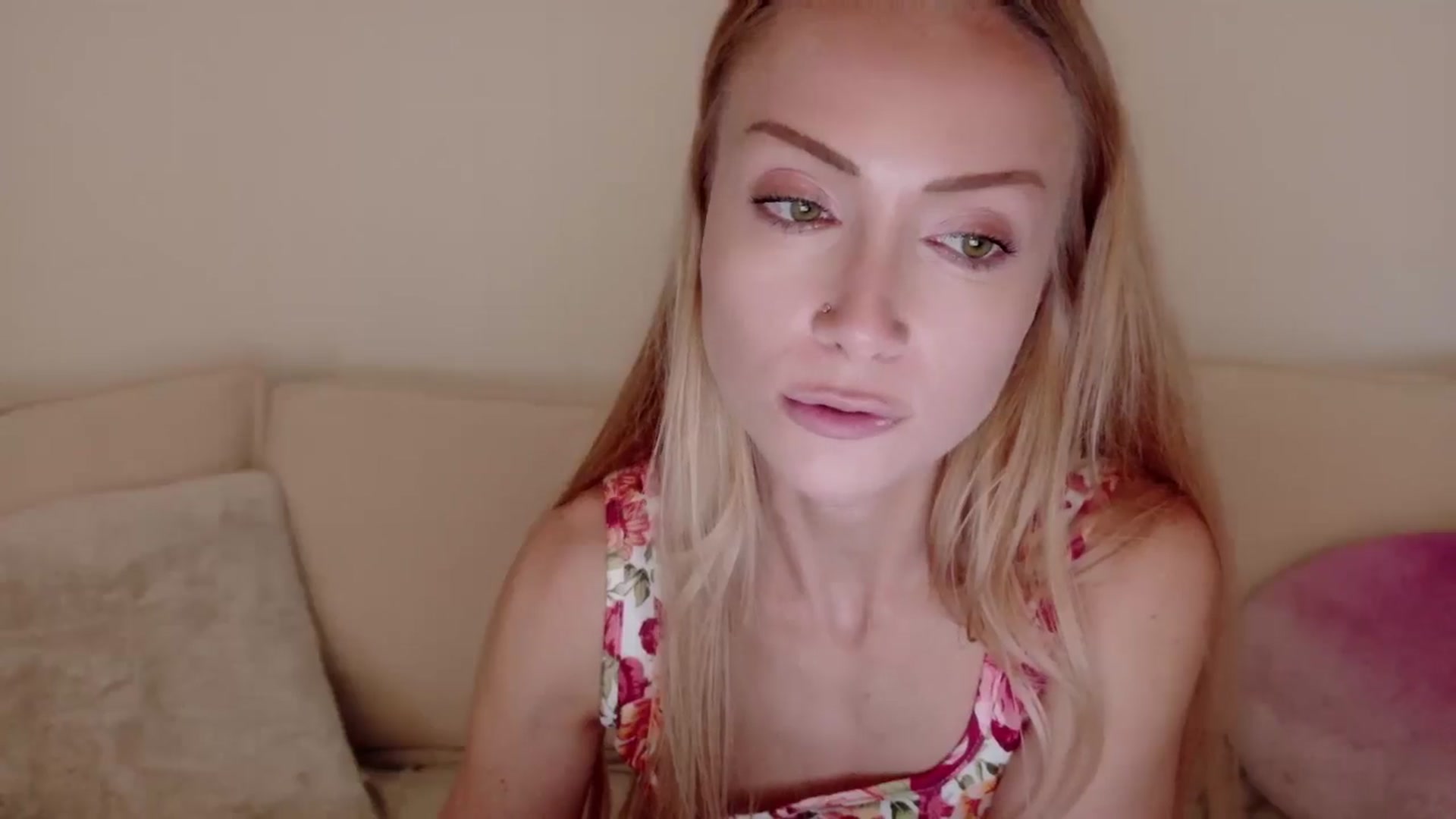 Gallery image thumbnail from xSadiexBlairx's myfreecams stream on, 09/09/2025, 20:33 image 10 of 20