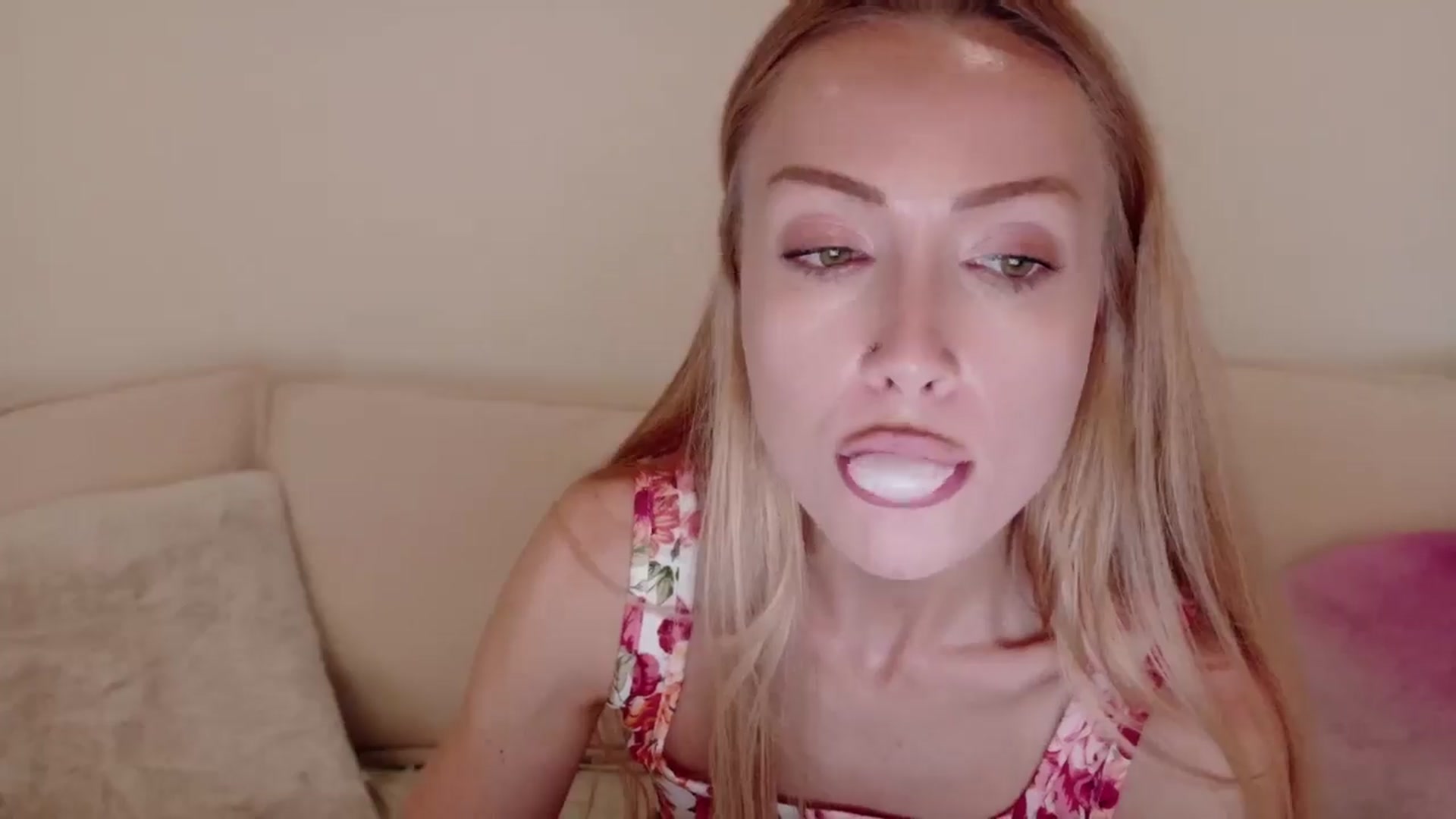 Gallery image thumbnail from xSadiexBlairx's myfreecams stream on, 09/09/2025, 20:33 image 8 of 20