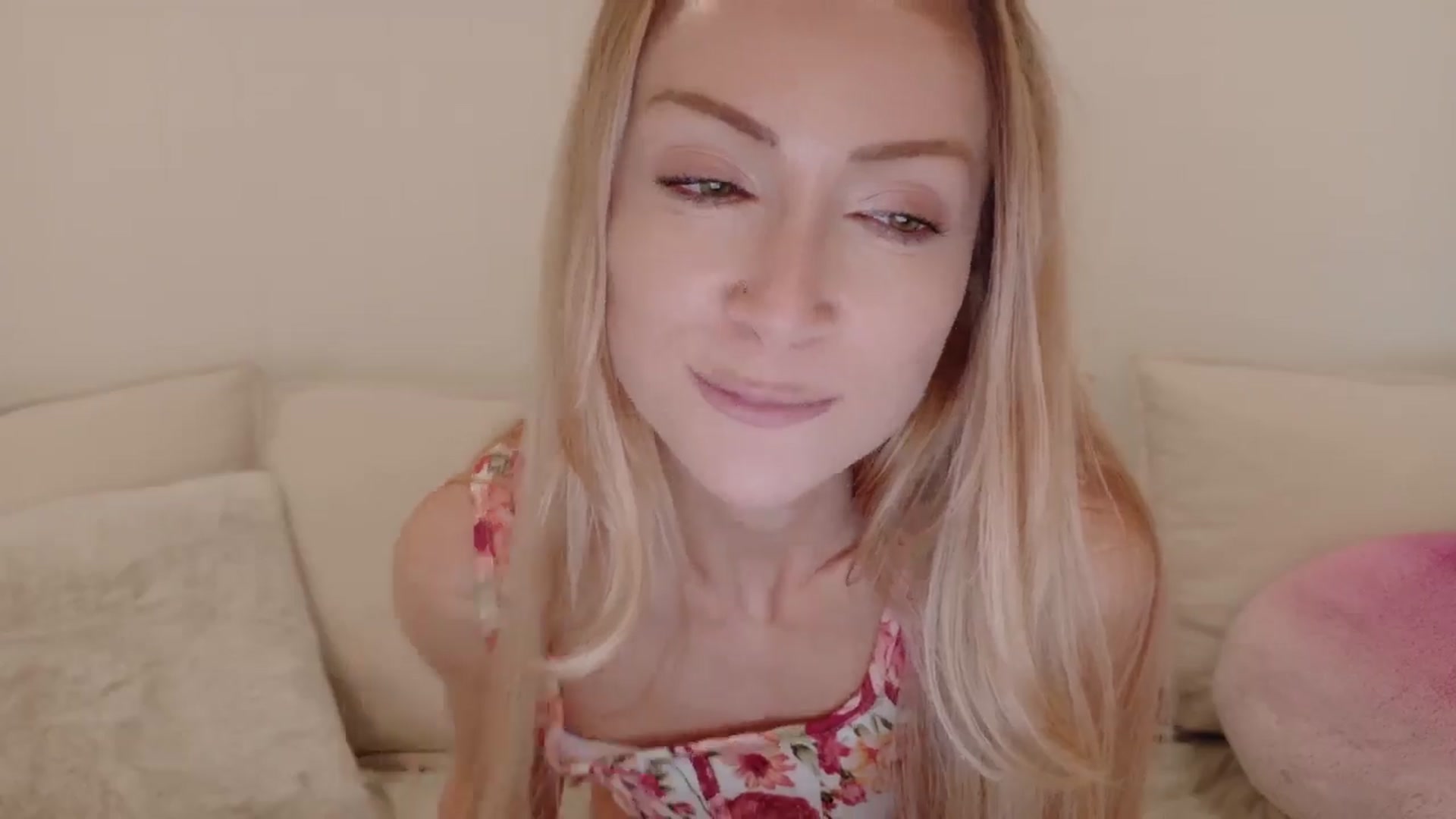 Gallery image thumbnail from xSadiexBlairx's myfreecams stream on, 09/09/2025, 20:33 image 7 of 20