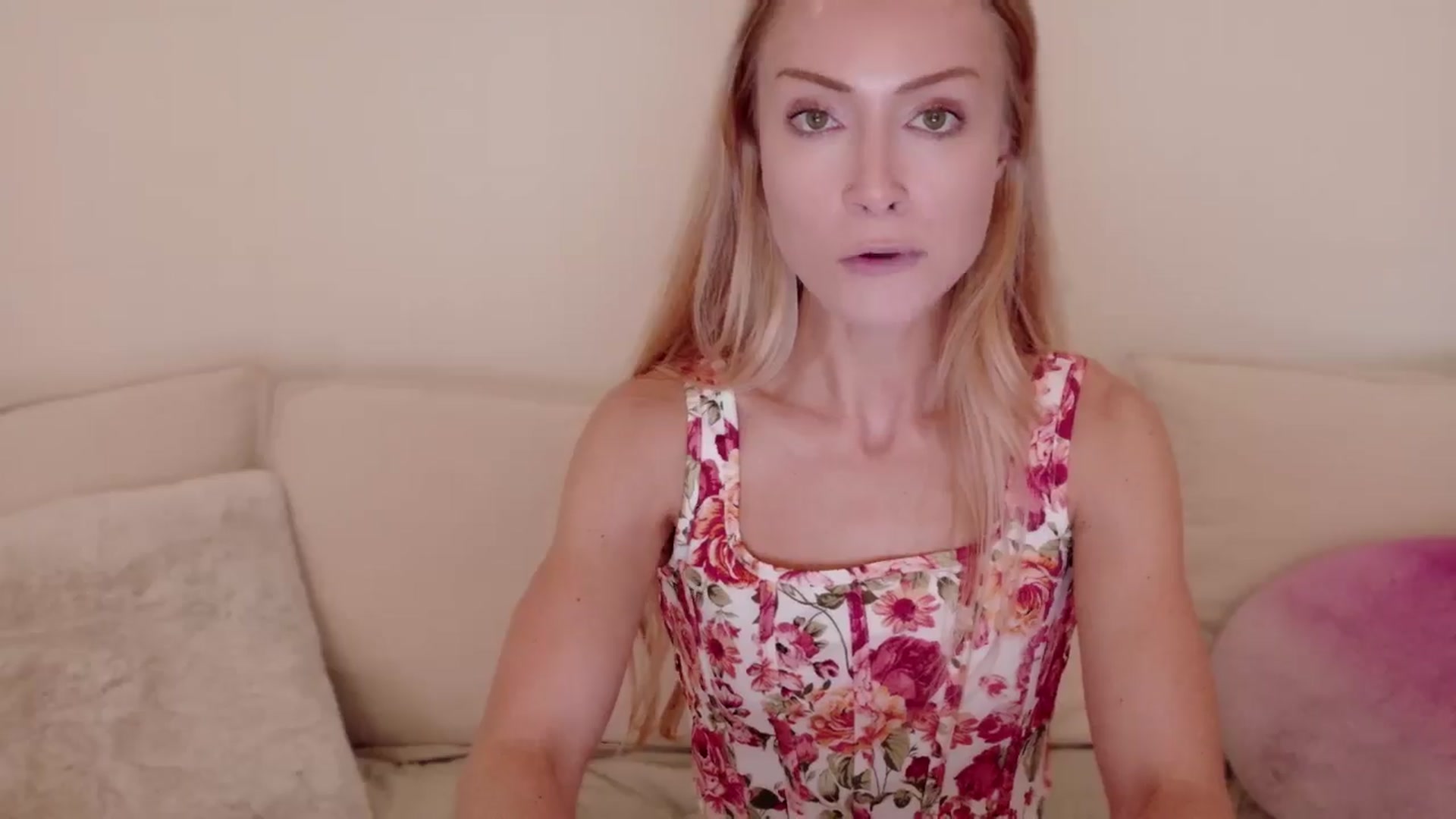 Gallery image thumbnail from xSadiexBlairx's myfreecams stream on, 09/09/2025, 20:58 image 17 of 20