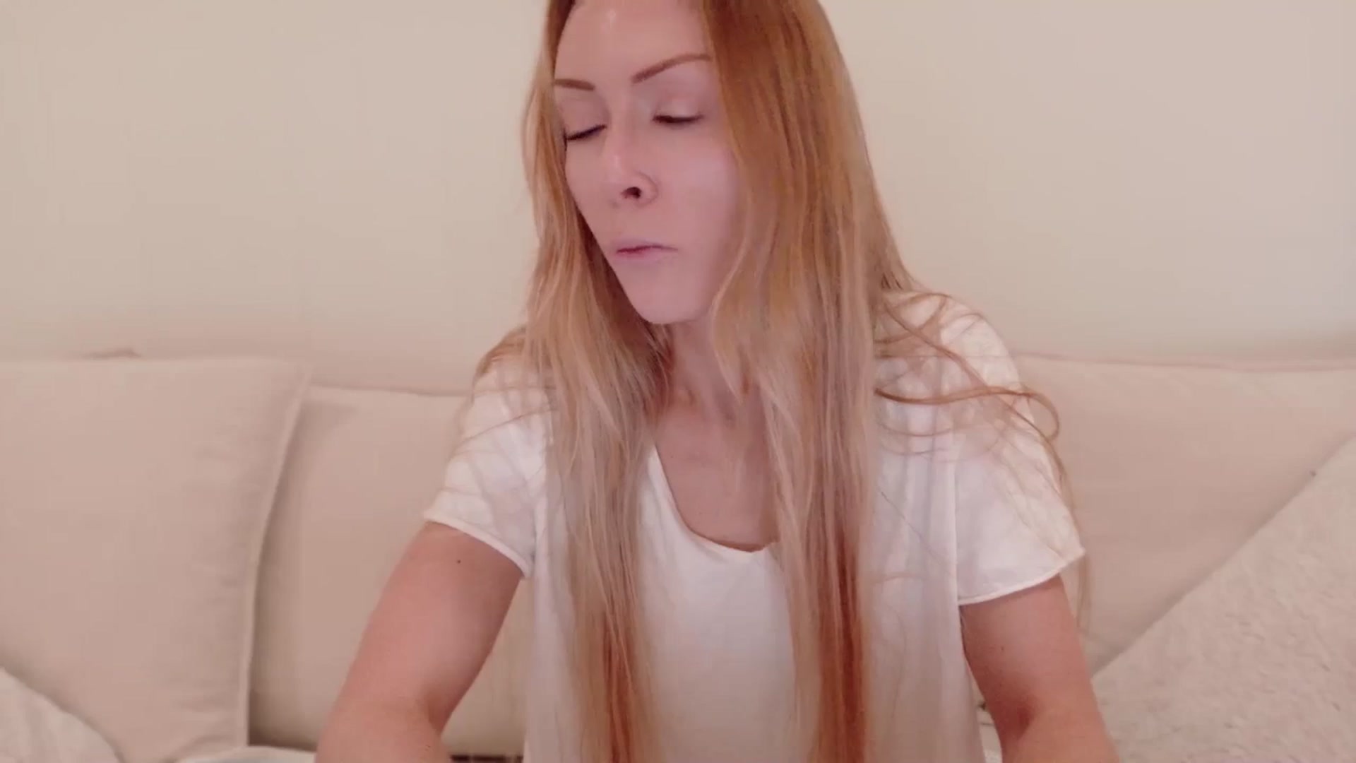 Gallery image thumbnail from xSadiexBlairx's myfreecams stream on, 09/11/2025, 20:39 image 6 of 20
