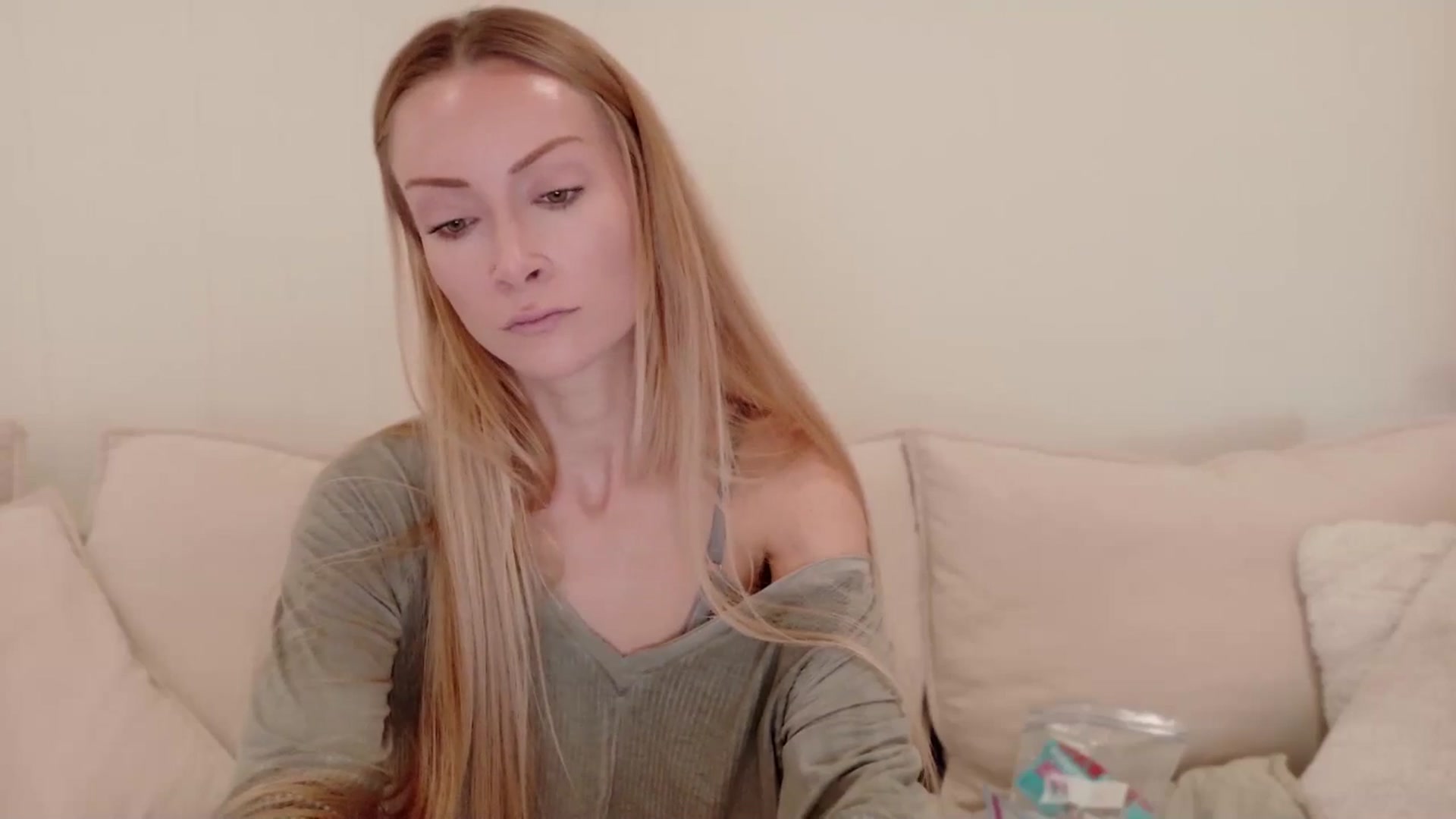 Gallery image thumbnail from xSadiexBlairx's myfreecams stream on, 09/18/2025, 18:37 image 10 of 20