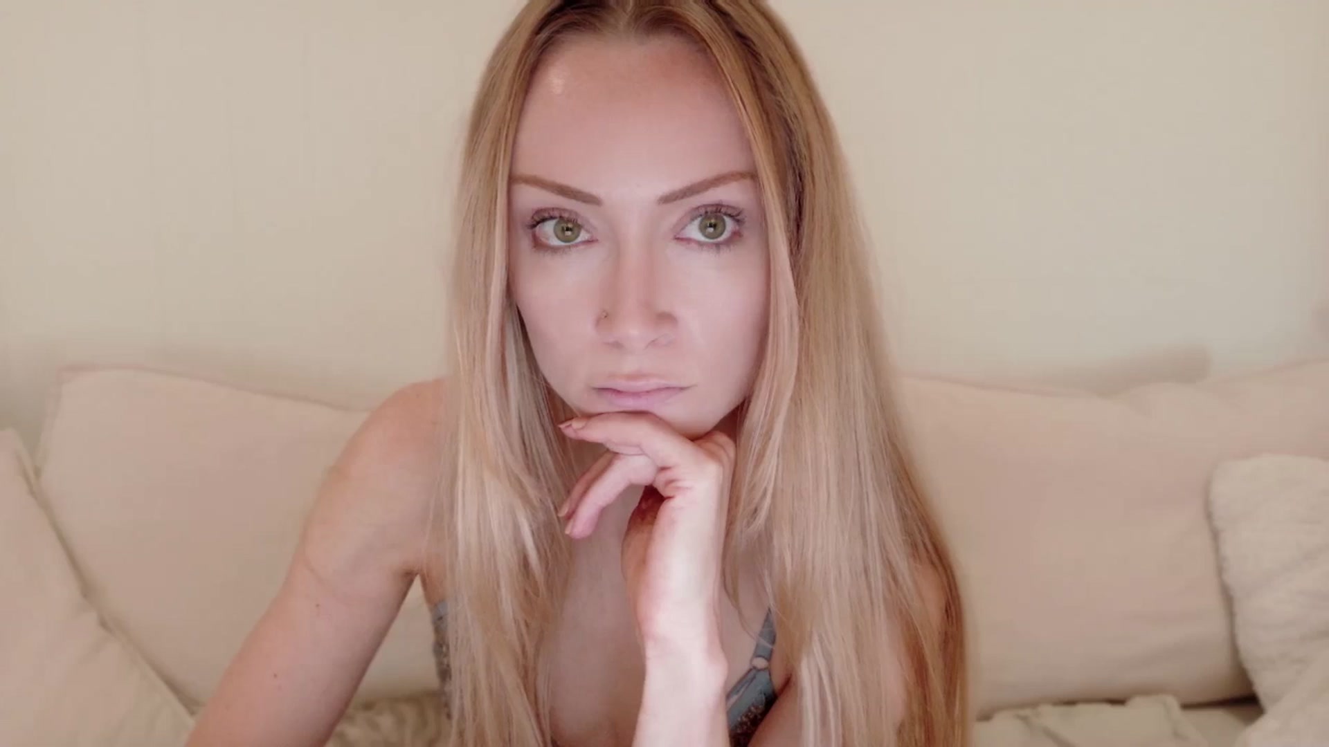 Gallery image thumbnail from xSadiexBlairx's myfreecams stream on, 09/18/2025, 19:31 image 18 of 20