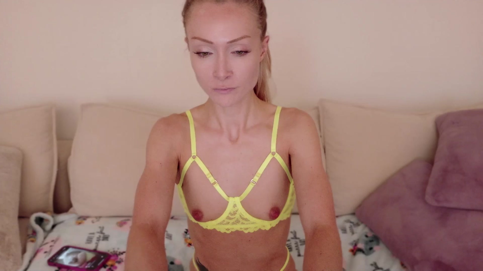 Gallery image thumbnail from xSadiexBlairx's myfreecams stream on, 09/27/2025, 22:45 image 14 of 20